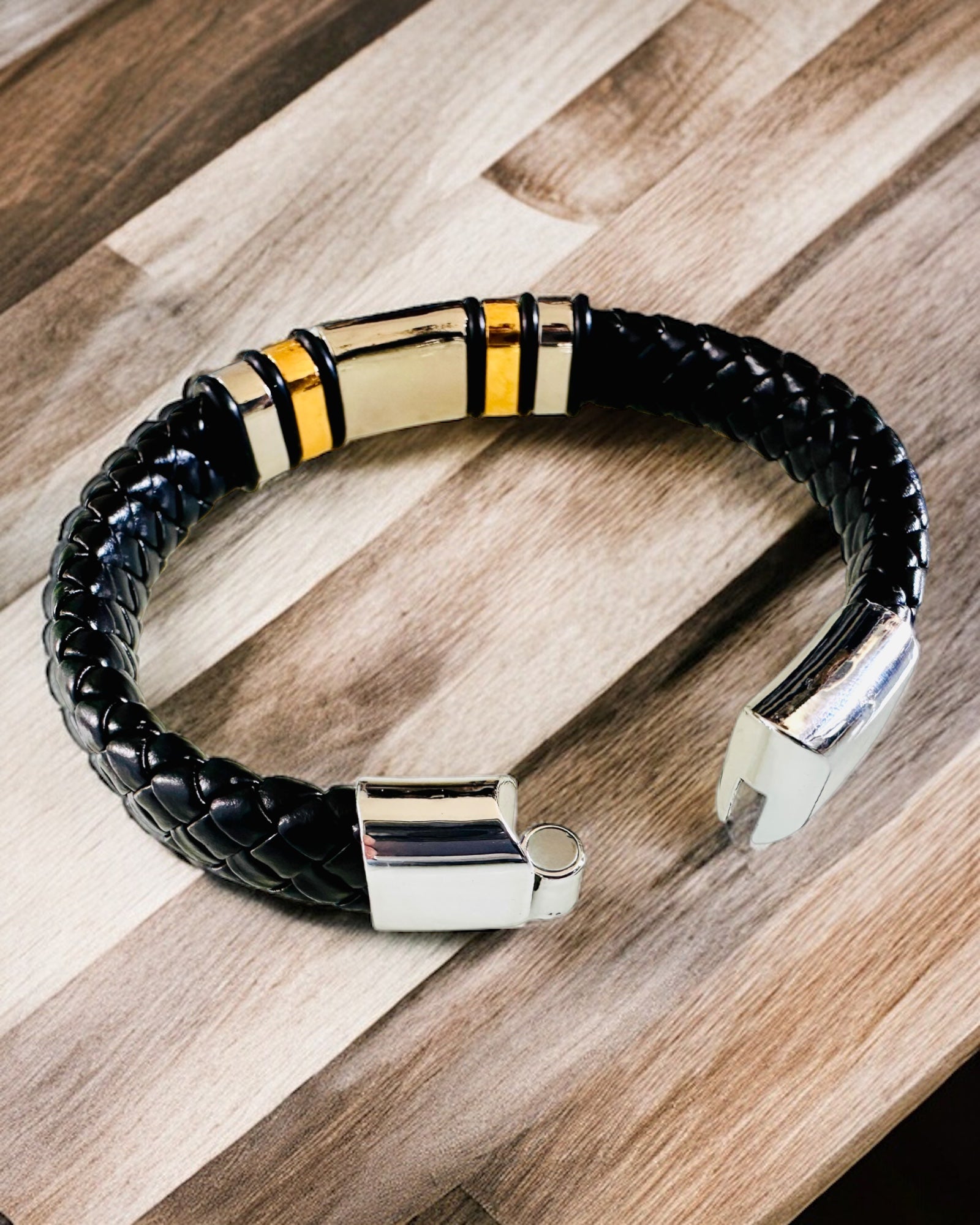 Moderne Hip Hop Armbånd for Menn med Tilpasset Gravering og Magnetisk Lås – Velg Stil med Sølv- eller Gullaksenter, 22cm PU Skinn