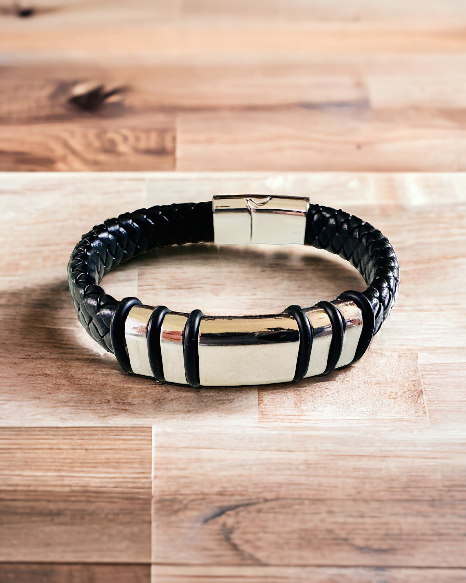 Moderne Hip Hop Armbånd for Menn med Tilpasset Gravering og Magnetisk Lås – Velg Stil med Sølv- eller Gullaksenter, 22cm PU Skinn