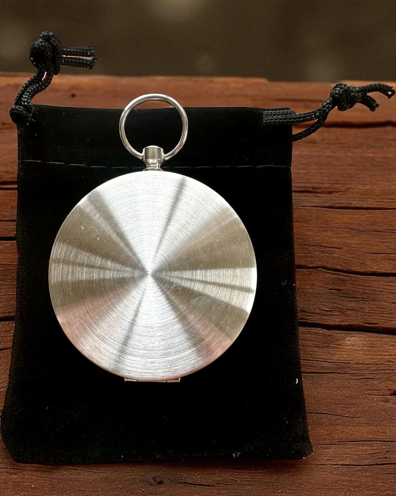 Vanntett Messingkompass med Glødeffekt - Nødvendighet for Fotturer og Camping, personlig tilpasning med gravering