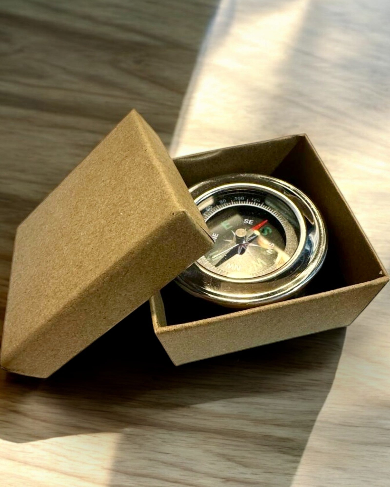 Kompass i rustfritt stål for camping – Vanntett og tilpasset