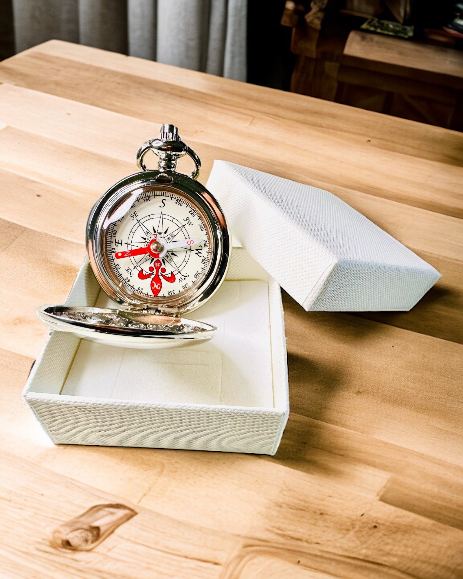 Mini Kompas Oppdager, Bærbar og Elegant, Ideell for Ryggsekker og Utendørsbruk