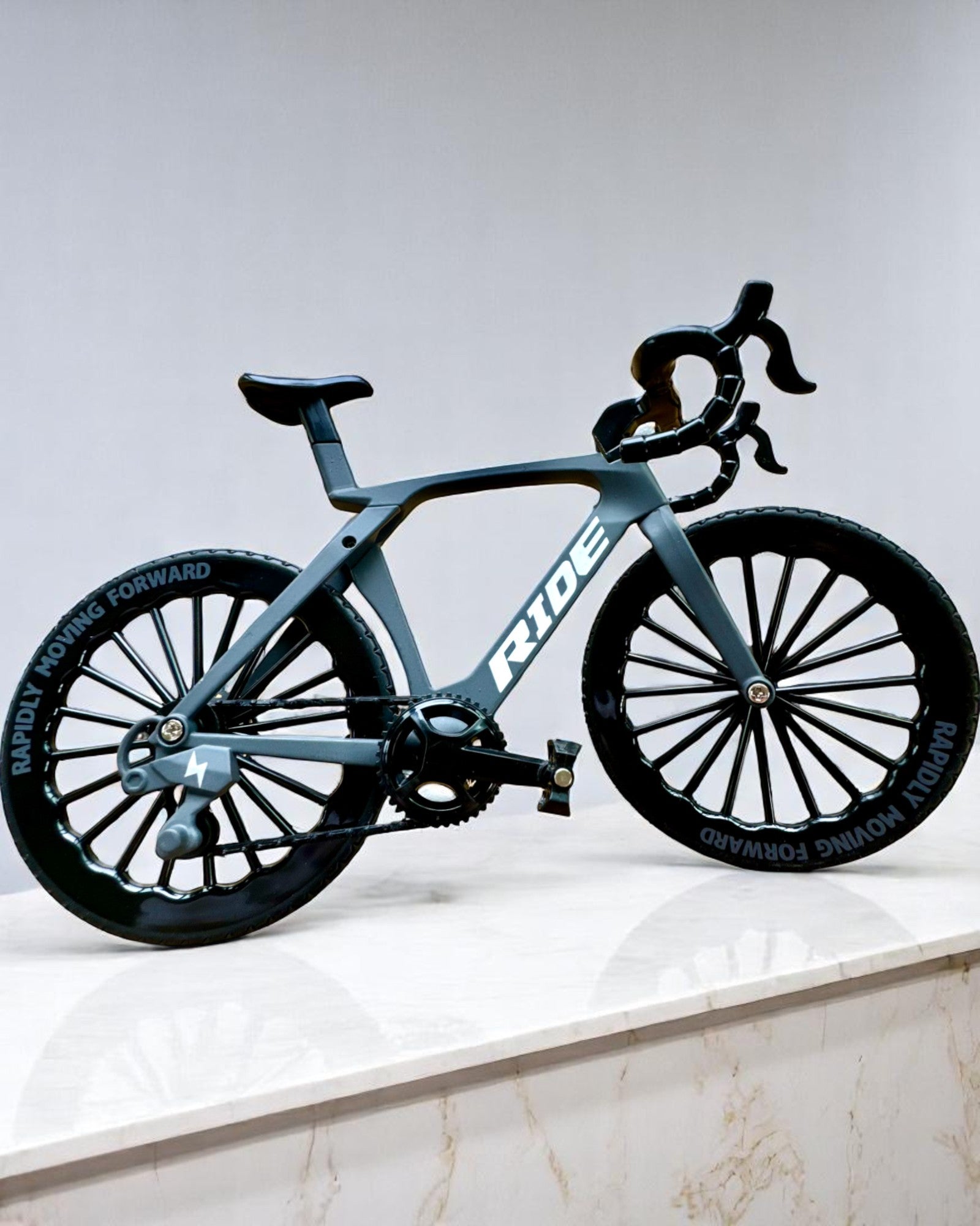 „Speedster” – samlermodell med mulighet for gravering, 2 varianter å velge mellom