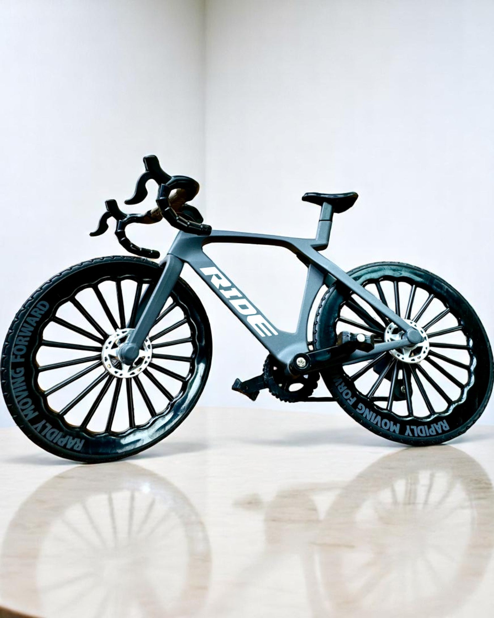 „Speedster” – samlermodell med mulighet for gravering, 2 varianter å velge mellom