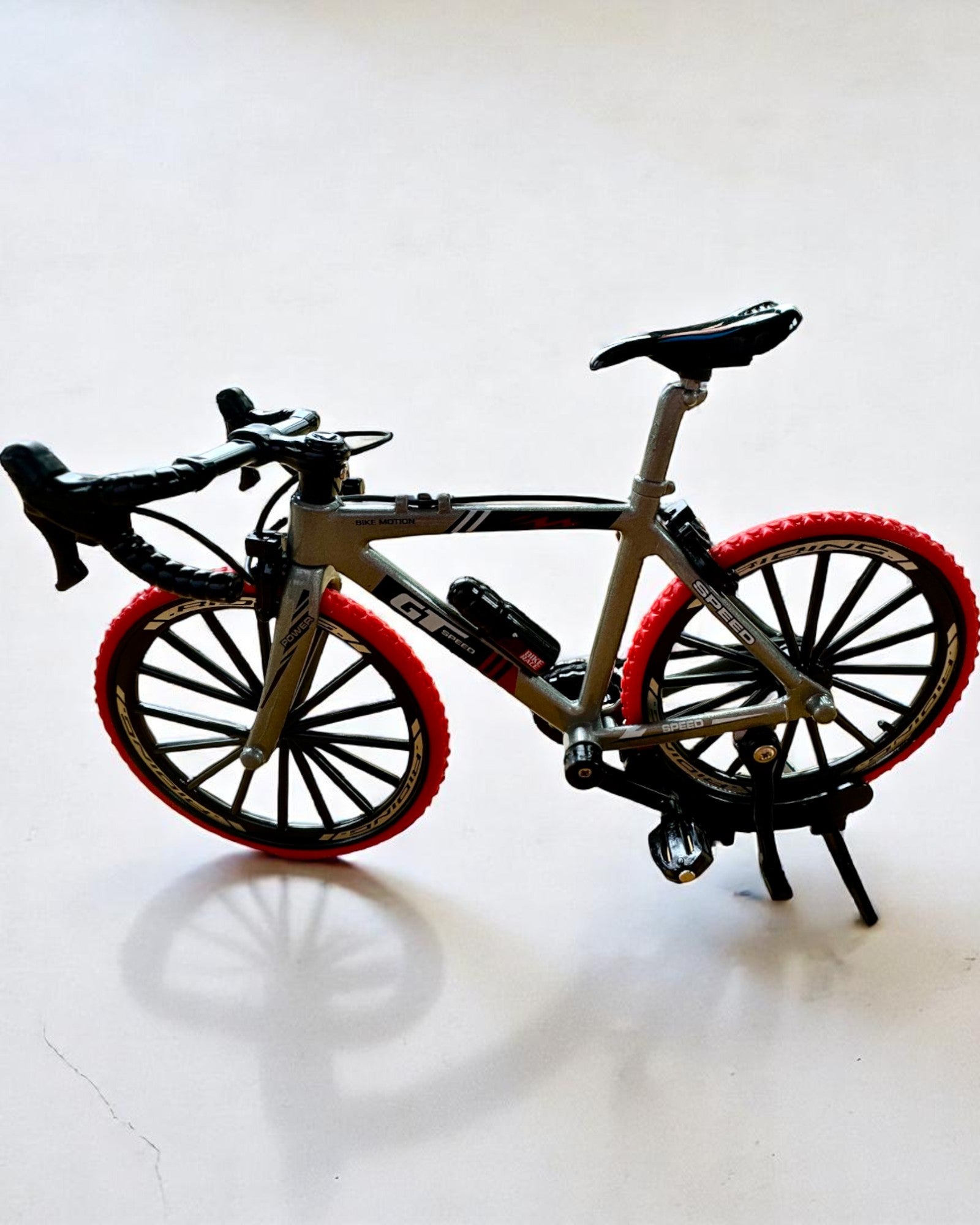 „Speedster” – samlermodell med mulighet for gravering, 2 varianter å velge mellom