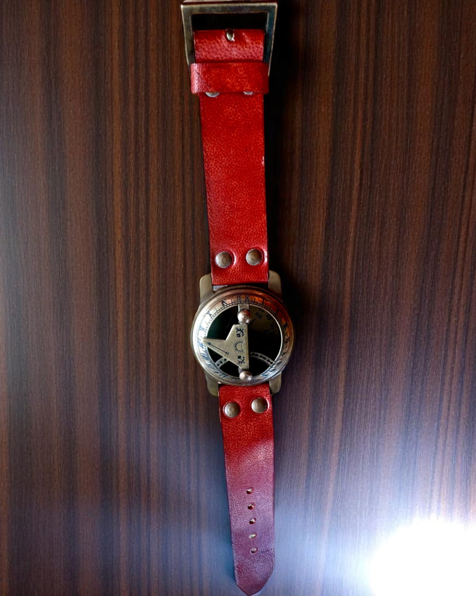 Solur med kompass - Håndlaget, autentisk håndverk, mulighet for gravering