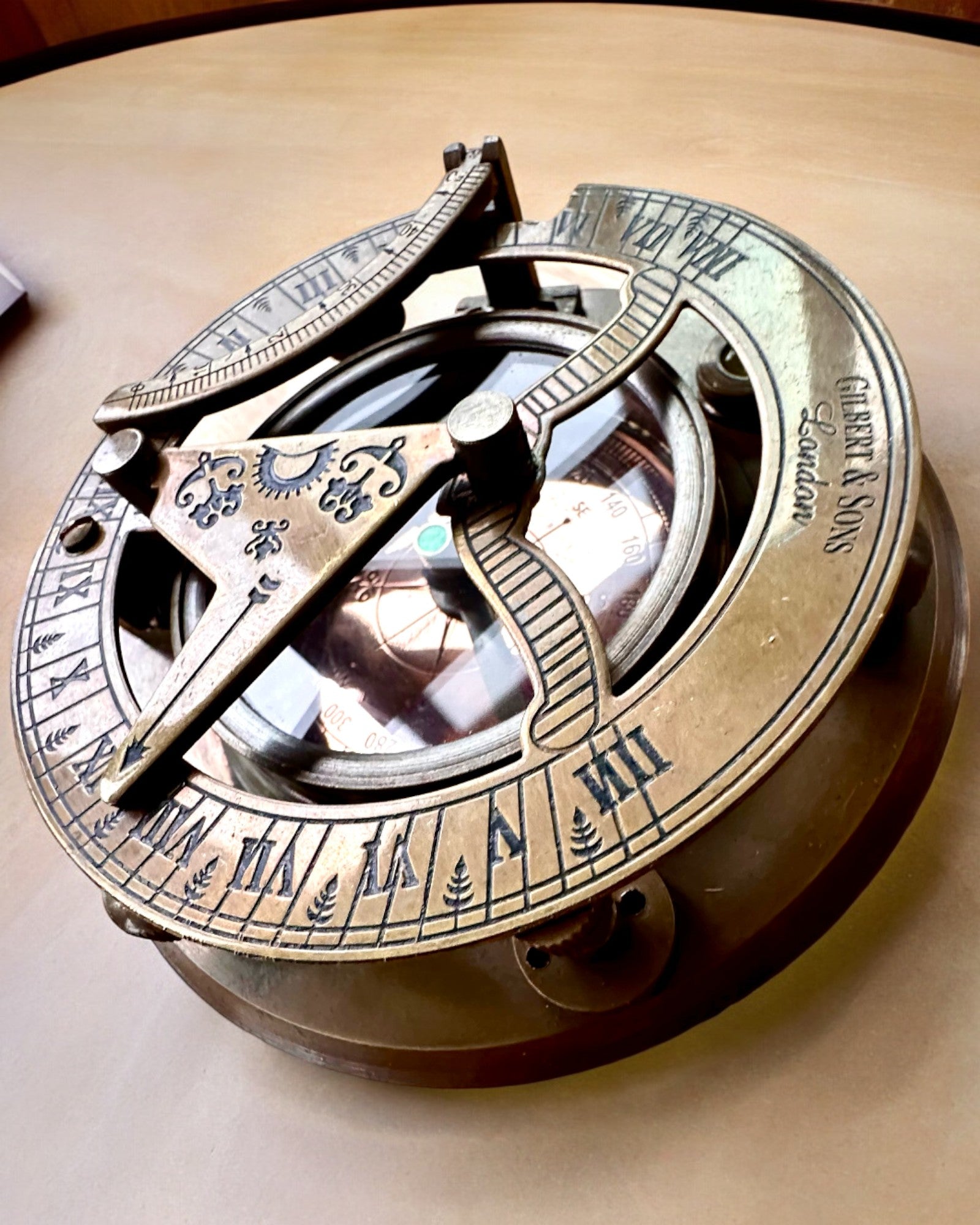 Kapteinskompass "Odkrywca 2" - mulighet for personlig gravering som gave, 2 fargevarianter å velge mellom