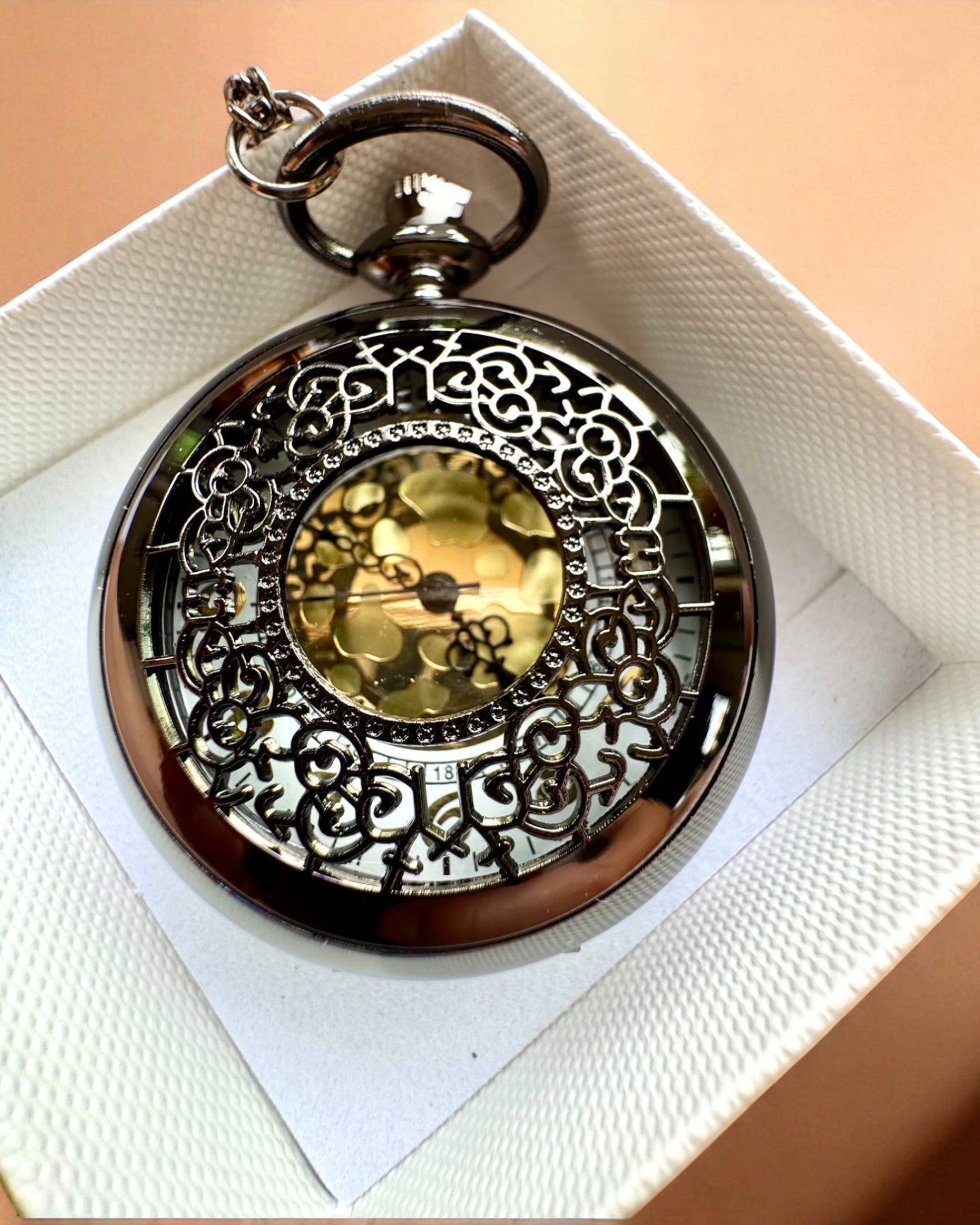 Svart Lommeur „Midnight Elegance”, personalisering som gave med gravering
