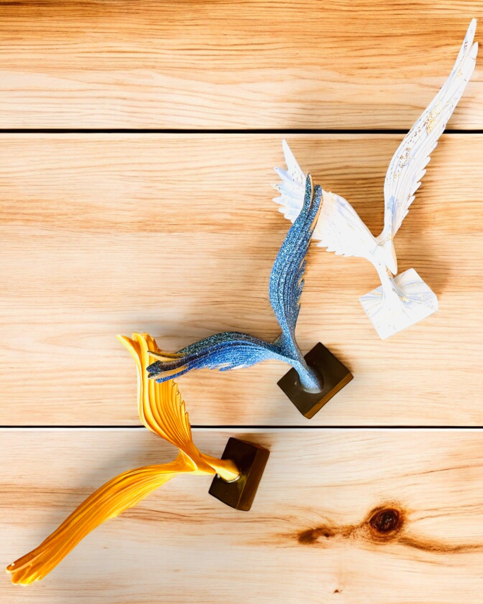 Elegant Englevingefigur 33 cm høy – "Skriftens Voktere", mulighet for personlig gravering som gave, personalisering, 3 fargevarianter