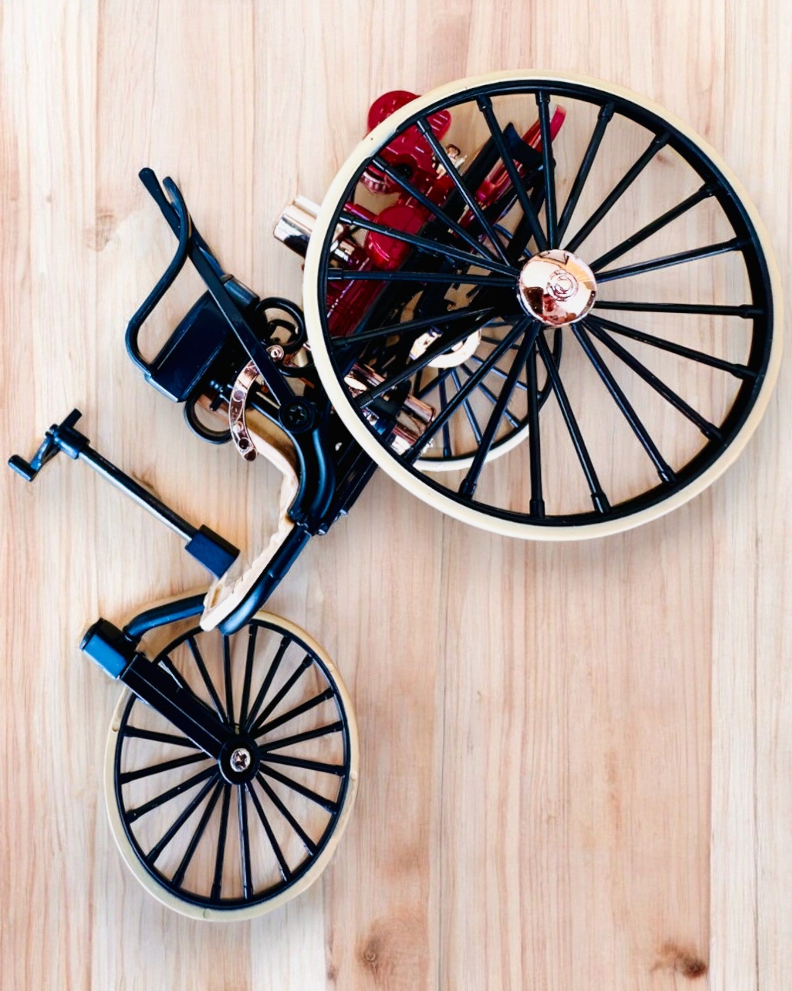 Retro Trehjuling Benz Patent-Motorwagen - Samlermodell, personalisering med gravering som gave