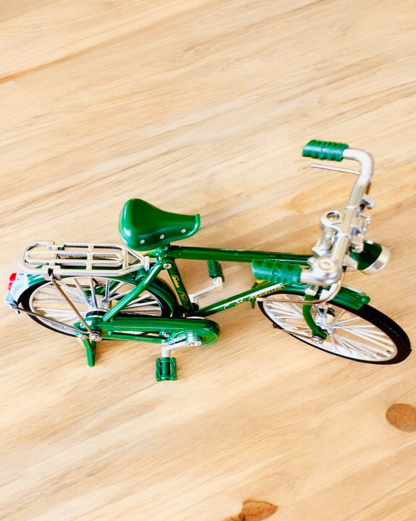 Modell av sykkel "Retro Classic" - Miniatyr med gravering, ideell som gave