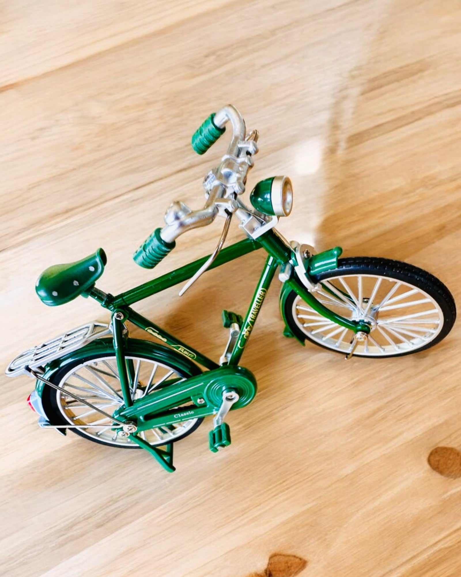Modell av sykkel "Retro Classic" - Miniatyr med gravering, ideell som gave