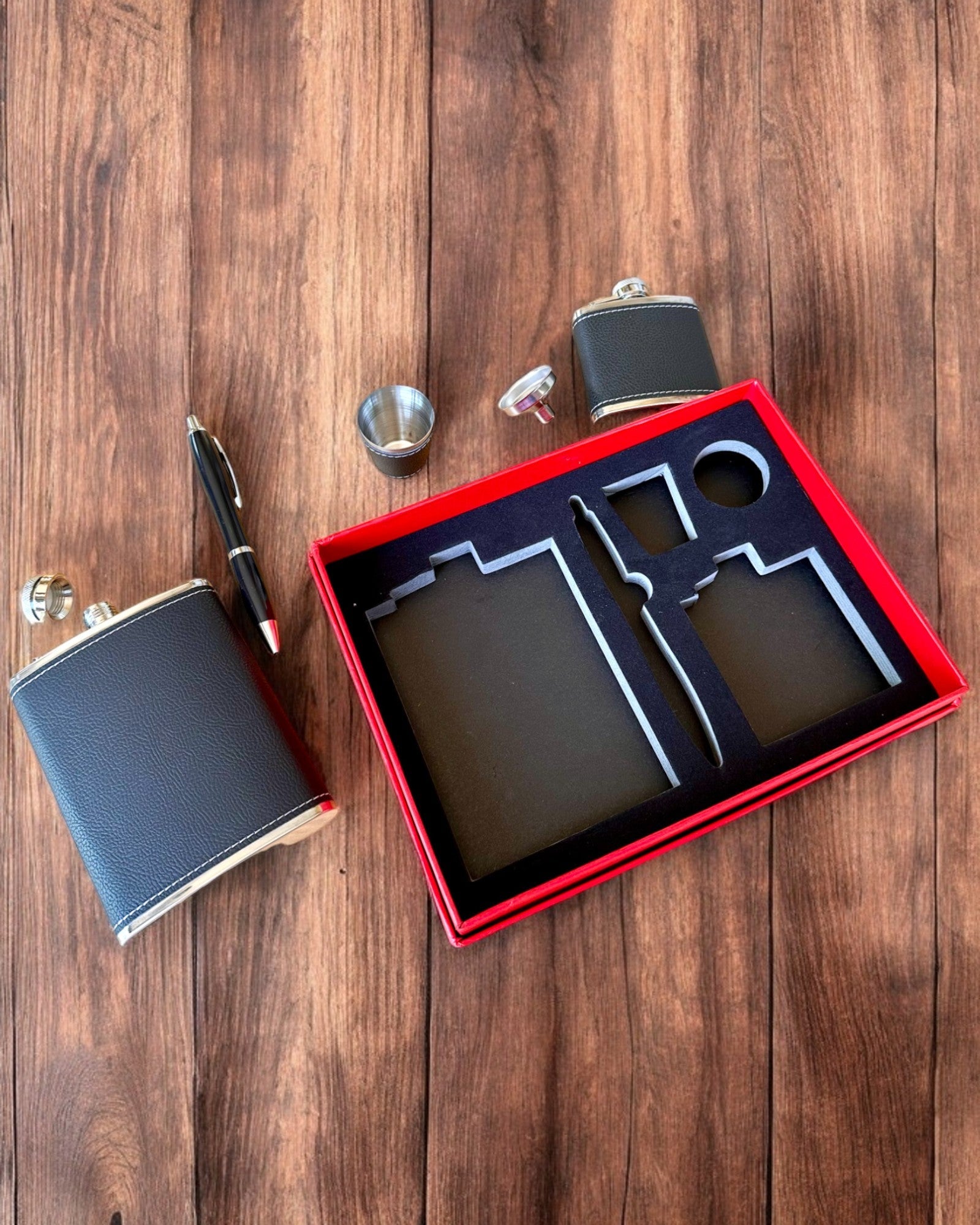 Sett med lommelærker "Stilig Gentleman" - mulighet for personlig gravering som gave