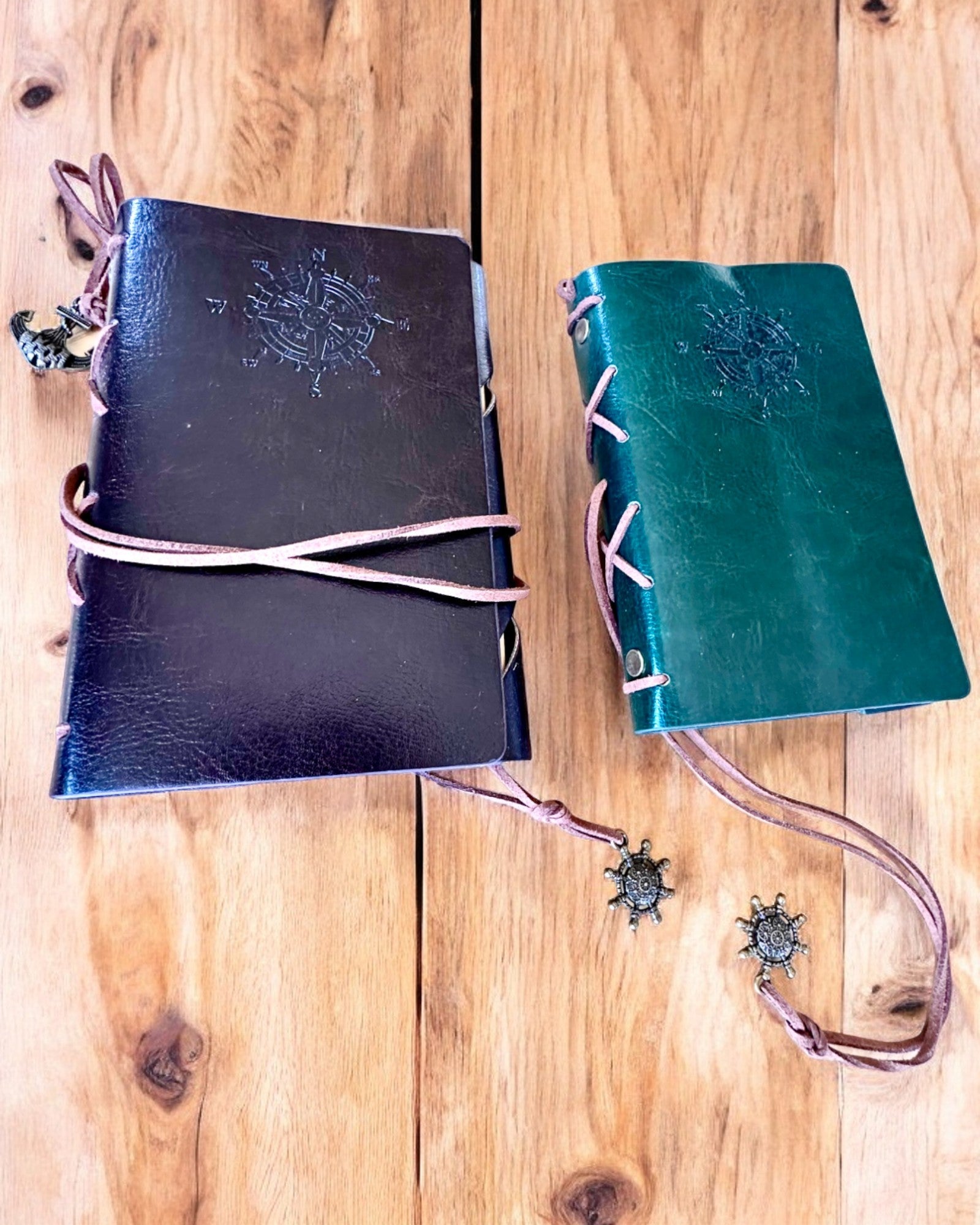 Vintage Seilnotatbok A6 eller A7 størrelse - med Kompassmotiv og Lagrede Sider - Tilgjengelig i forskjellige Fargevarianter, mulighet for gravering