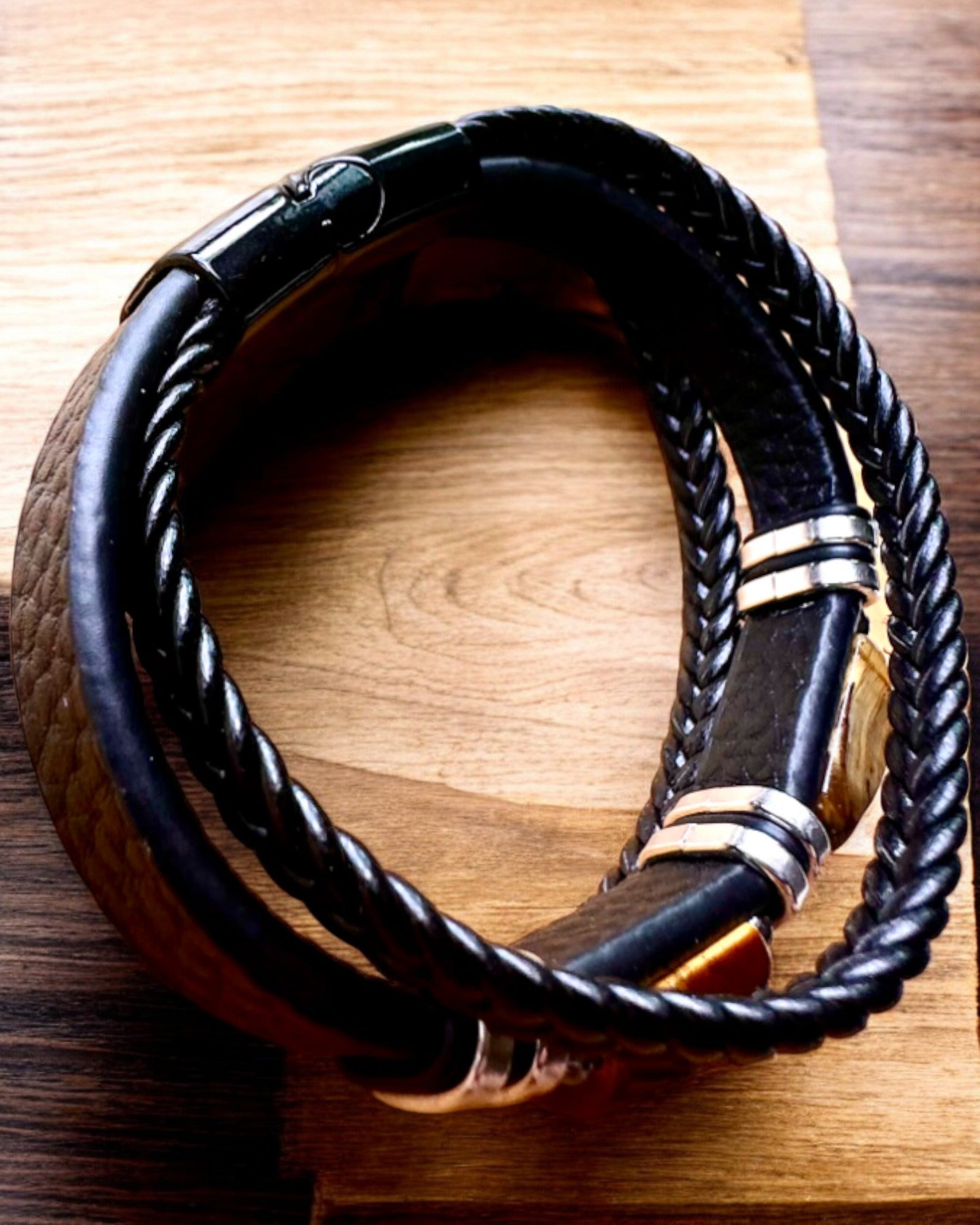 Bransje "Tigerøye" med mulighet for personalisering som gave