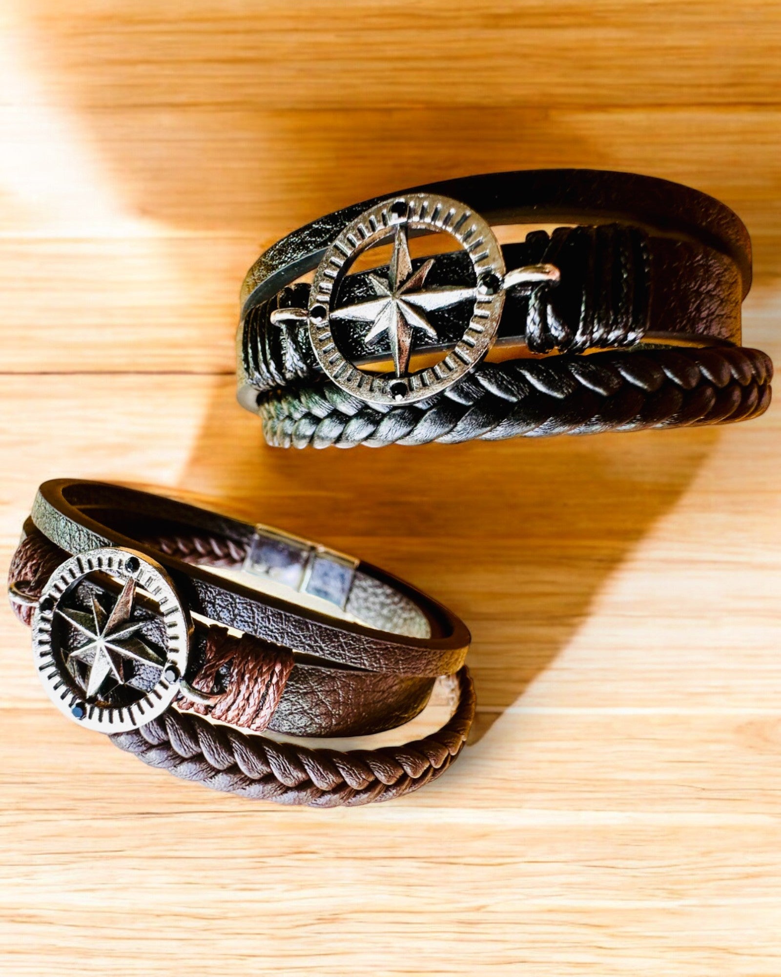 Armbånd "Compass Adventure" - mulighet for personlig gravering som gave, 2 fargevarianter å velge mellom