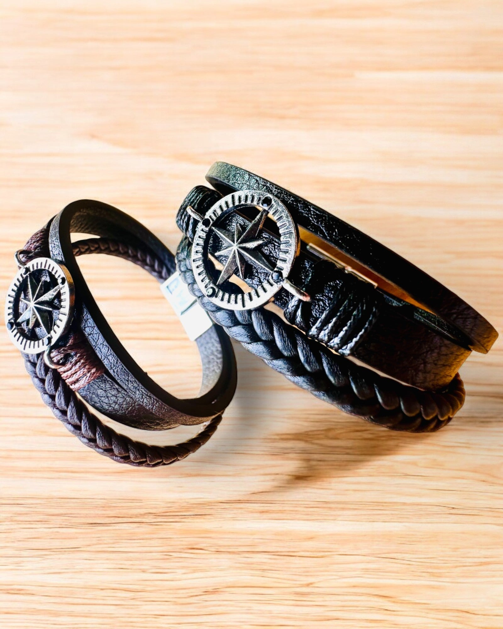 Armbånd "Compass Adventure" - mulighet for personlig gravering som gave, 2 fargevarianter å velge mellom