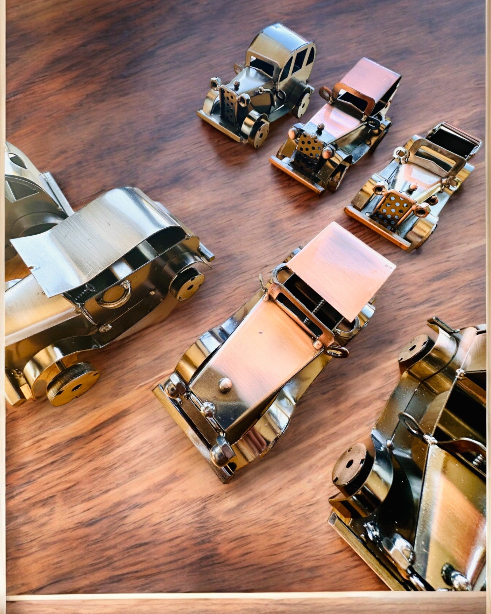 Retro klassisk bil, bil, laget av jern - "Vintage Drive"-kolleksjon, bilmodell, personalisering med gravering som gave