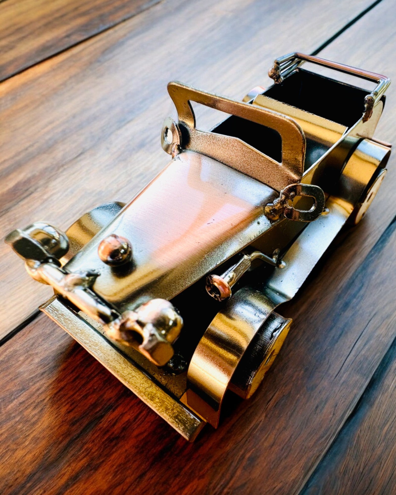 Retro klassisk bil, bil, laget av jern - "Vintage Drive"-kolleksjon, bilmodell, personalisering med gravering som gave