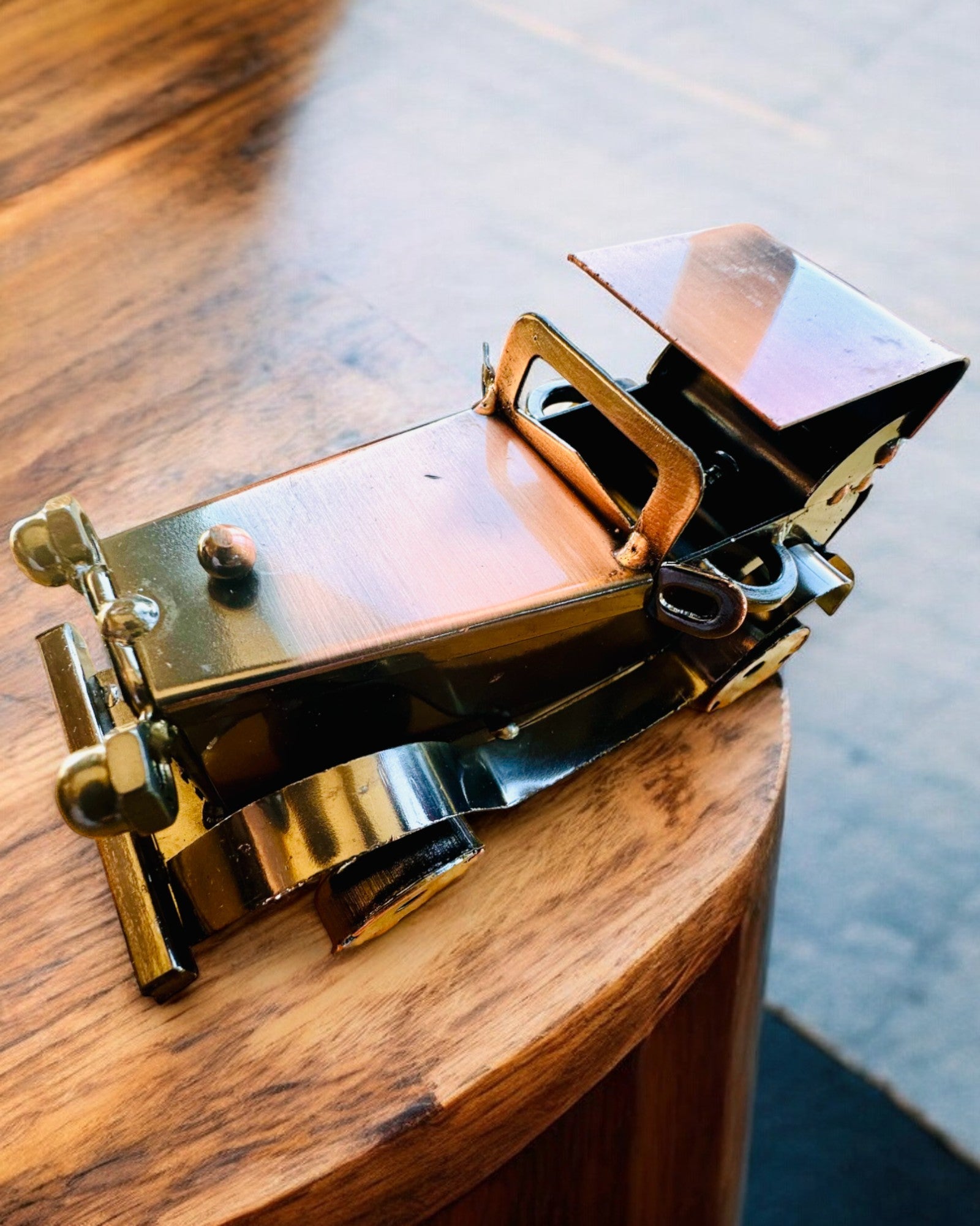 Retro klassisk bil, bil, laget av jern - "Vintage Drive"-kolleksjon, bilmodell, personalisering med gravering som gave