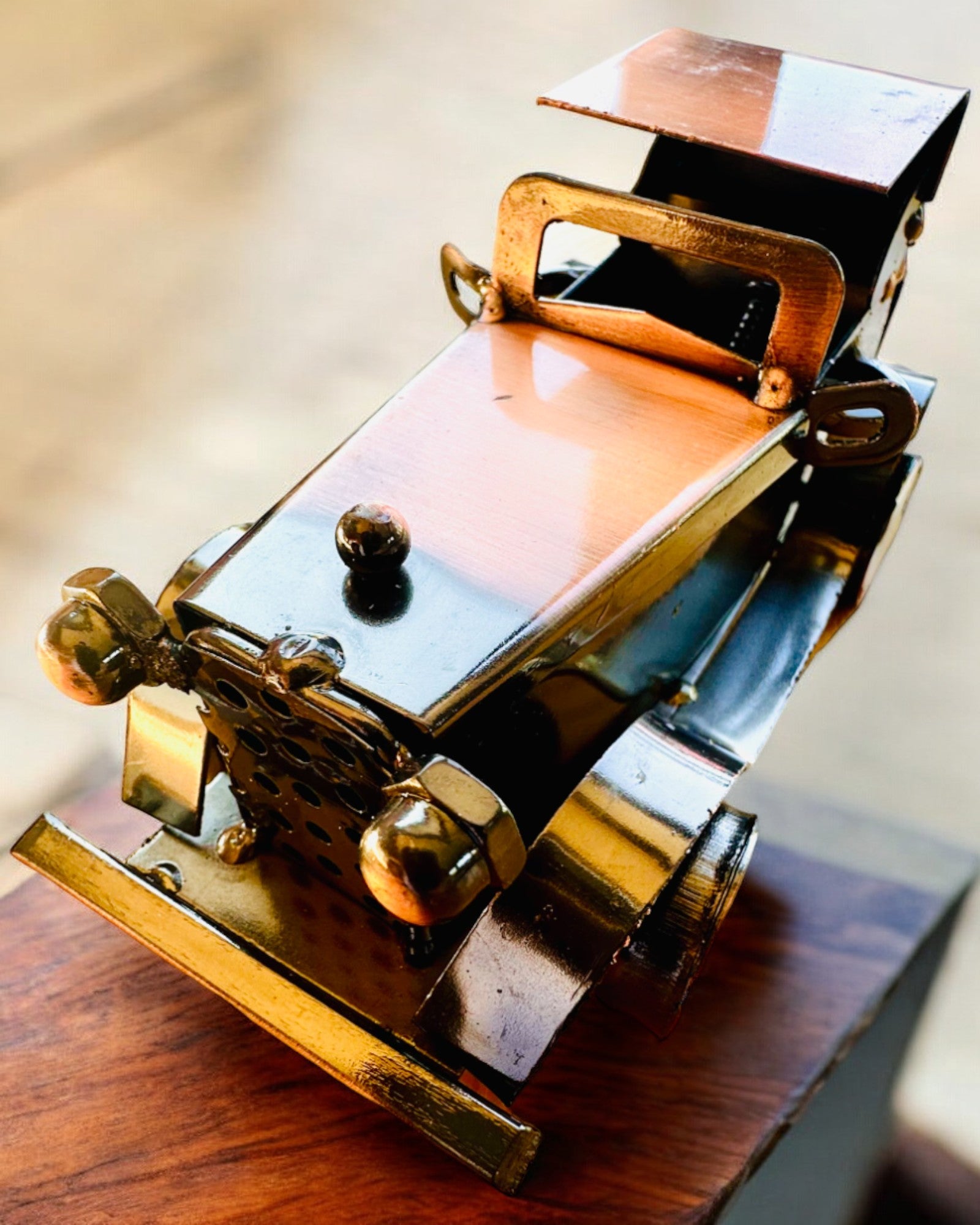 Retro klassisk bil, bil, laget av jern - "Vintage Drive"-kolleksjon, bilmodell, personalisering med gravering som gave