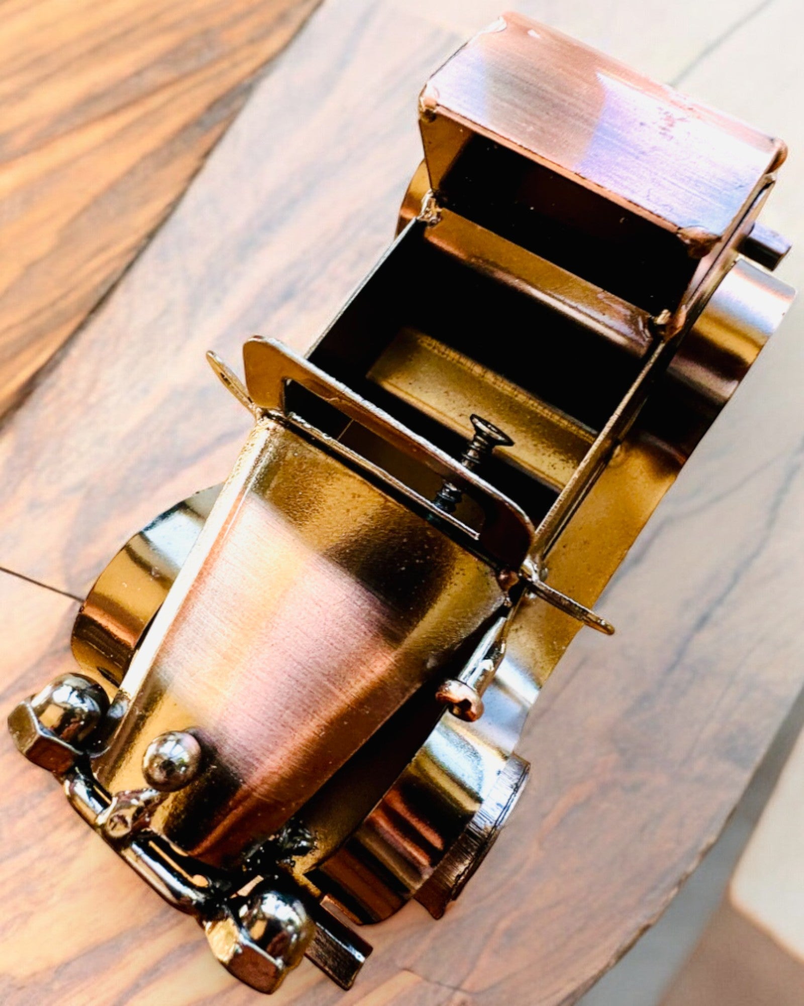 Retro klassisk bil, bil, laget av jern - "Vintage Drive"-kolleksjon, bilmodell, personalisering med gravering som gave