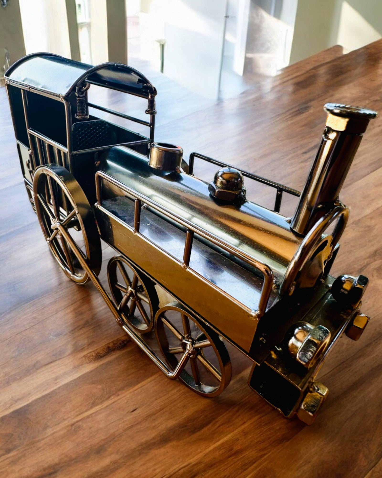 Lokomotiv av jern "Retro Express" – dekorasjon, modell, håndlaget med mulighet for gravering som gave