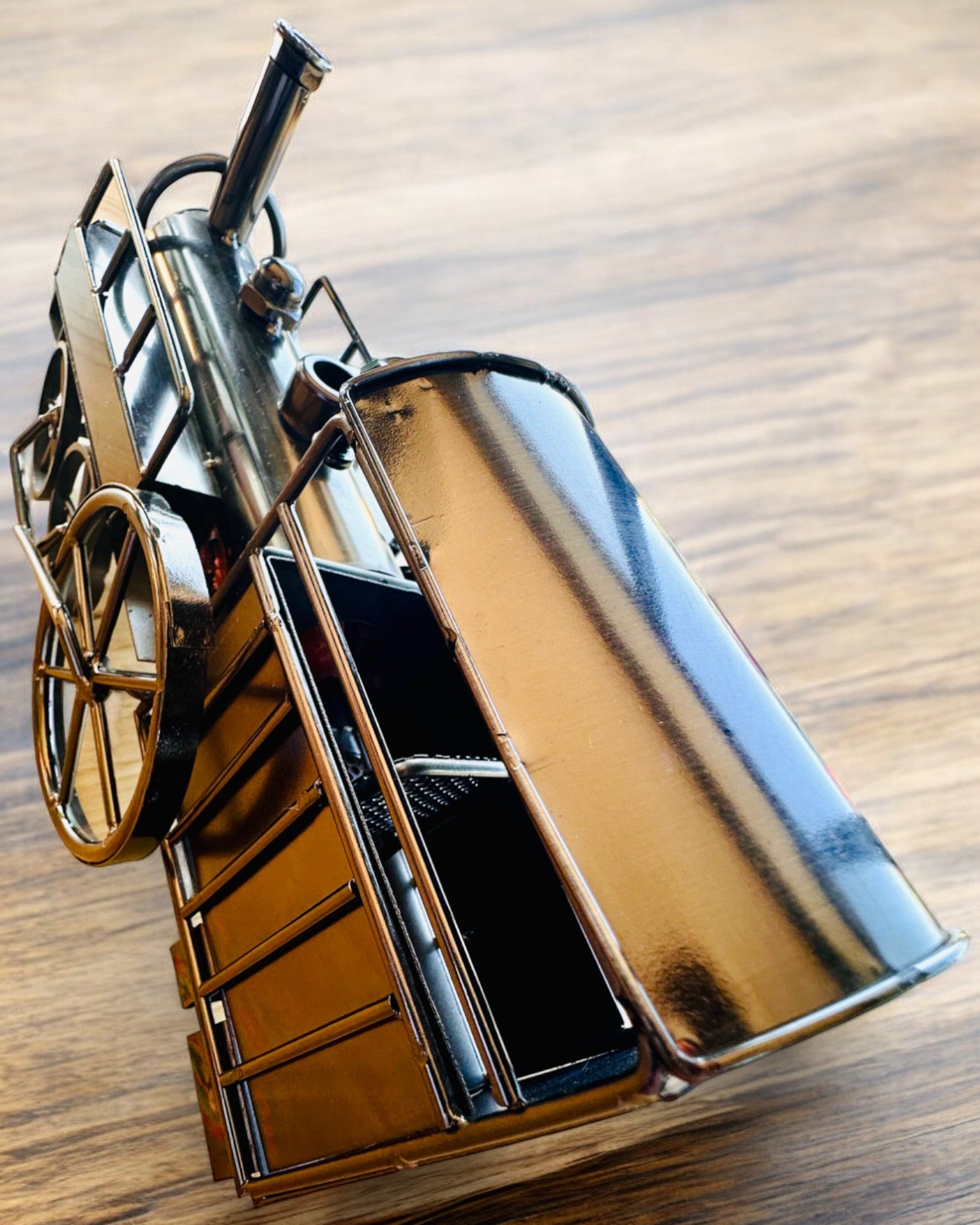 Lokomotiv av jern "Retro Express" – dekorasjon, modell, håndlaget med mulighet for gravering som gave