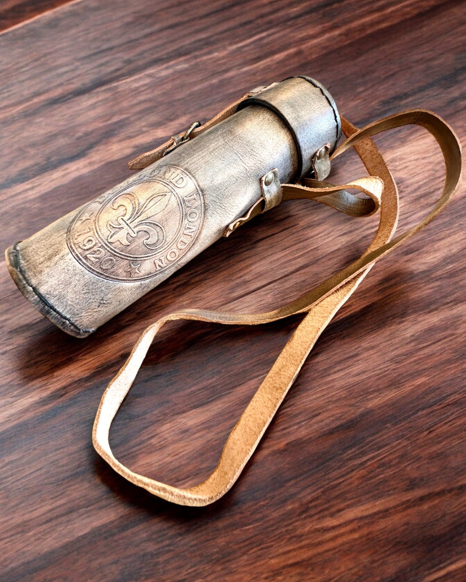 Premium Kikkert "Voyager" med Gravert Kikkert og Etui i Naturlig Skinn, mulighet for personlig gravering som gave