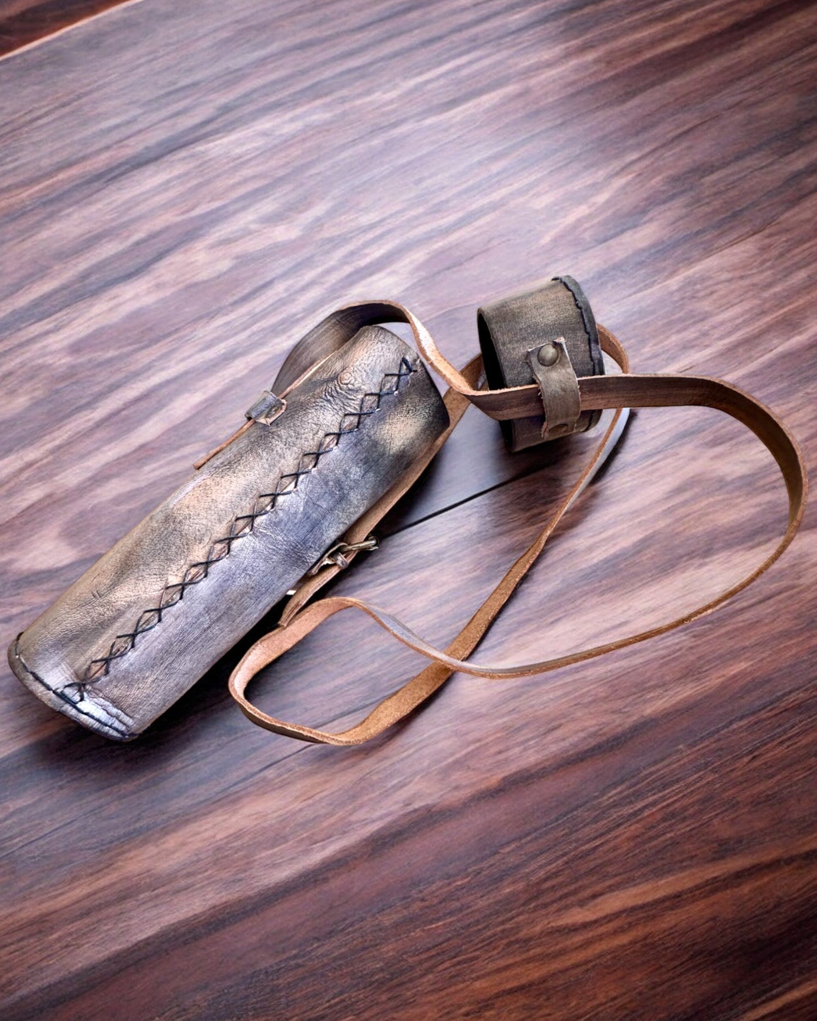 Premium Kikkert "Voyager" med Gravert Kikkert og Etui i Naturlig Skinn, mulighet for personlig gravering som gave