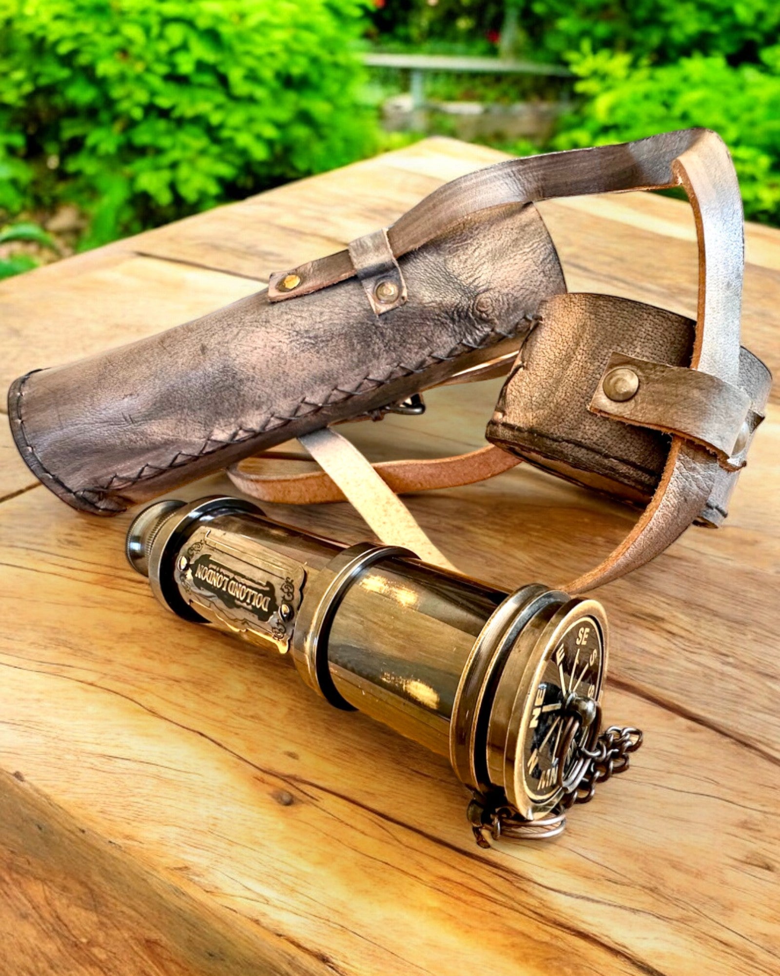 Premium Kikkert "Voyager" med Gravert Kikkert og Etui i Naturlig Skinn, mulighet for personlig gravering som gave