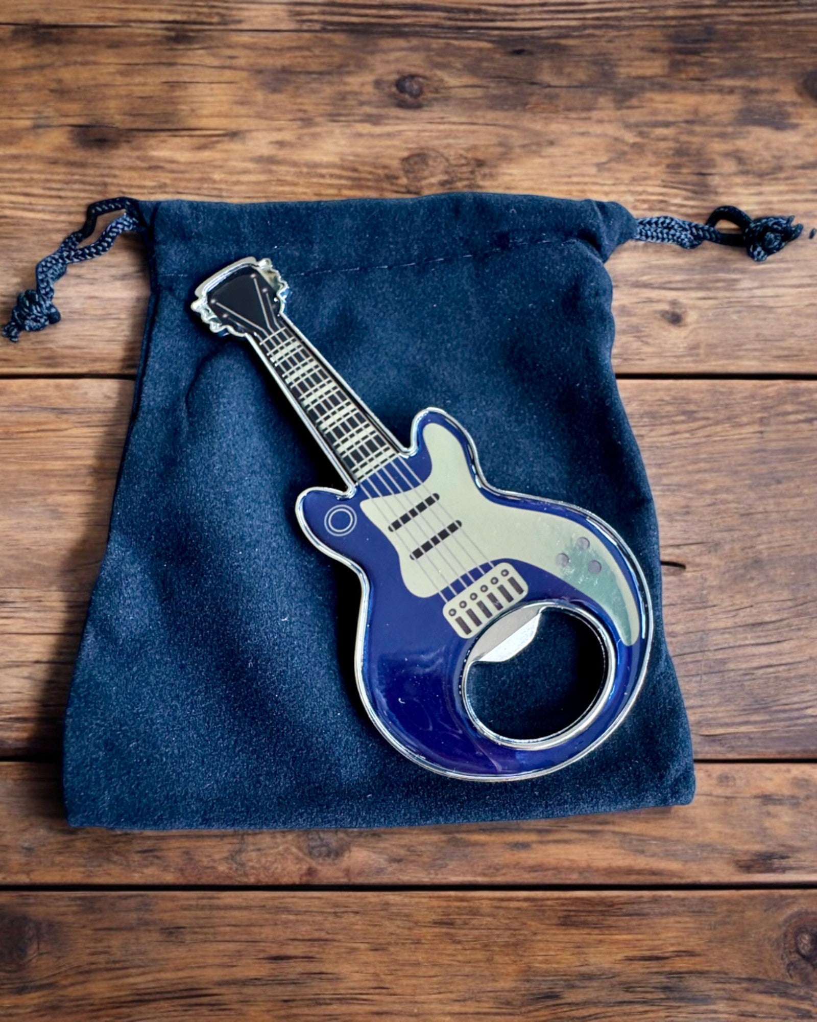 Flaskeåpner Gitar Rock'n'Open, 2 varianter, personalisering med gravering som gave