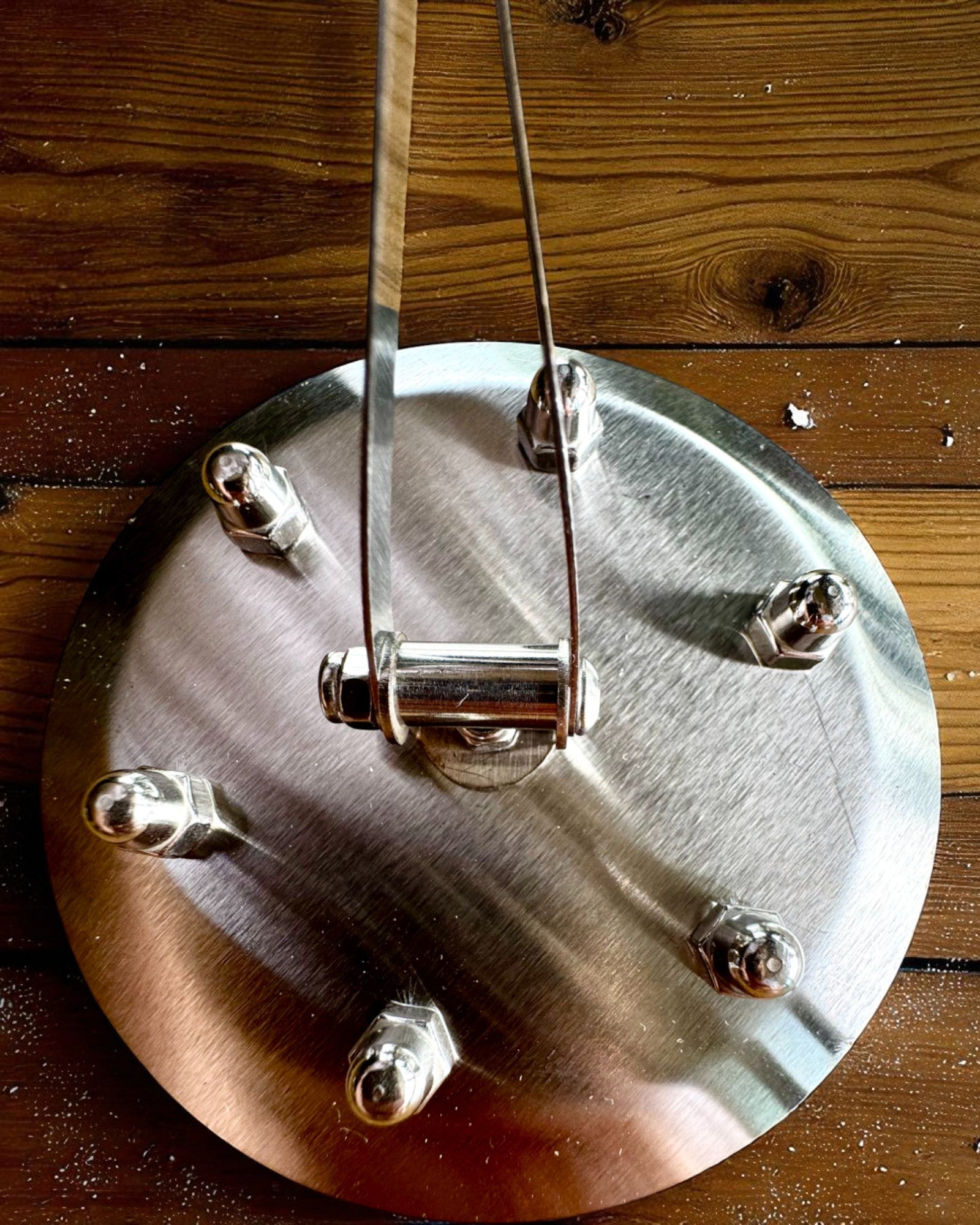 Metallmodell av helikopter "SkyRider" – Justerbart skrivebordsstativ med personlig gravering som gave