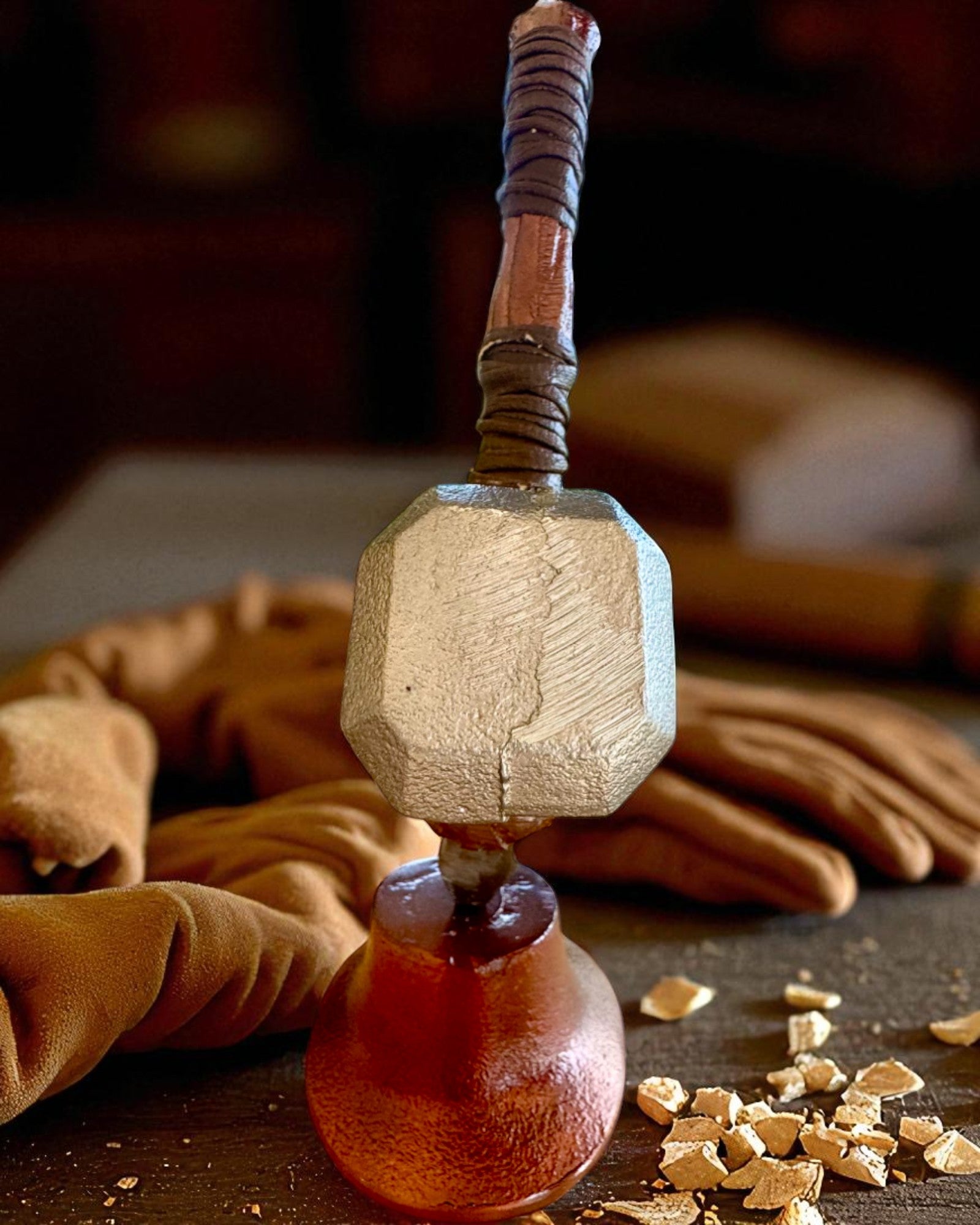 Storm Relic – dekorativ hammer med base, 26 cm, håndlaget, mulighet for tilpasning med gravering som gave