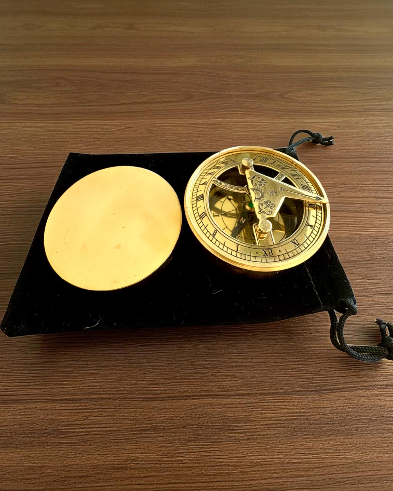 Solkompass Voyager 7cm – messing solur med kompass, personalisering med gravering som gave