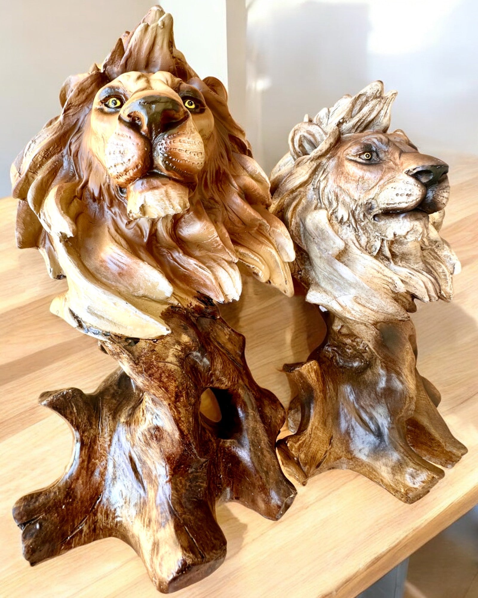 Lwia Odwaga Figurka z Resin, 28 cm høyde, med mulighet for gravering som gave