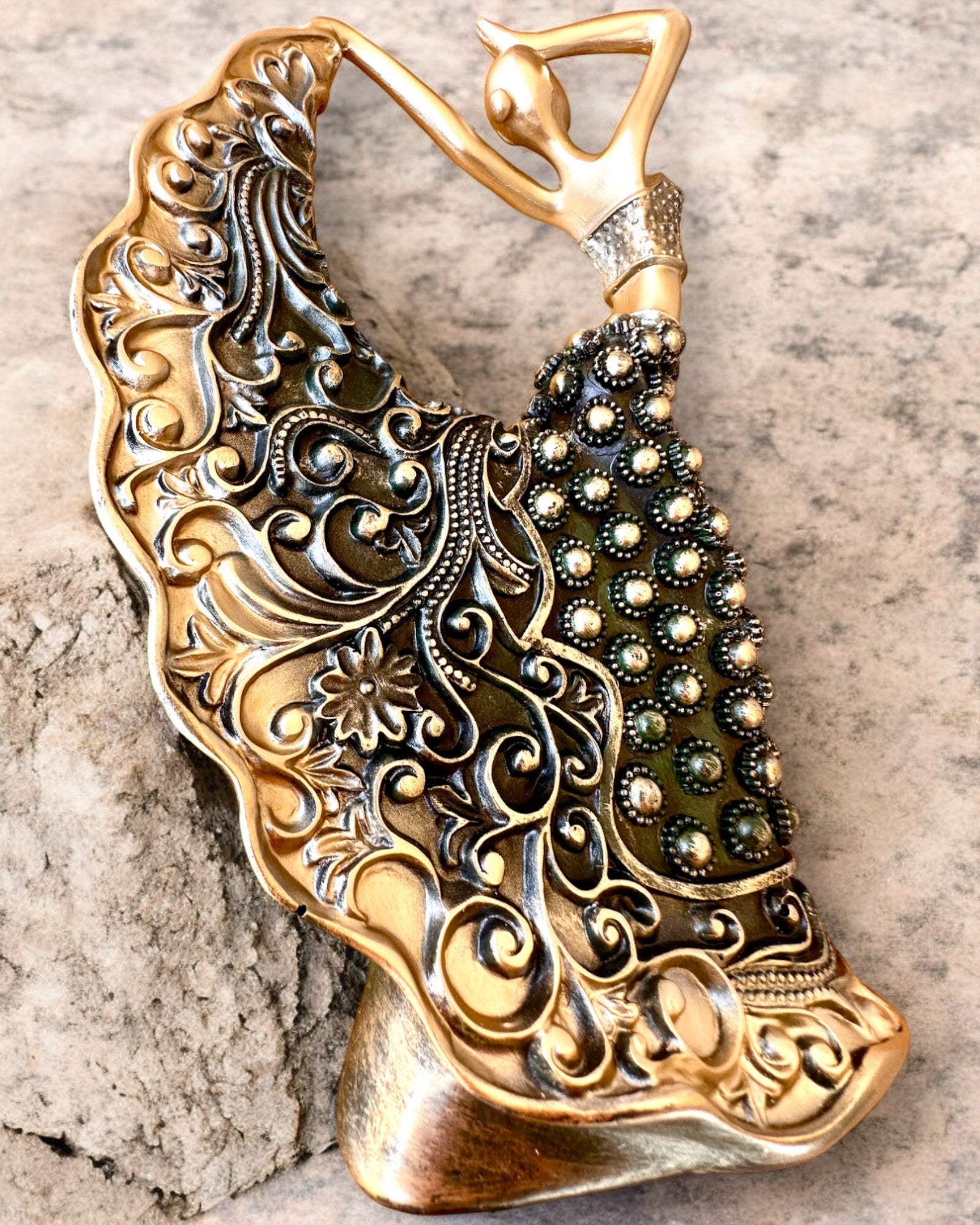 Elegant skulptur "Tancerka Złotego Blasku", 29 cm høy, med mulighet for gravering som gave