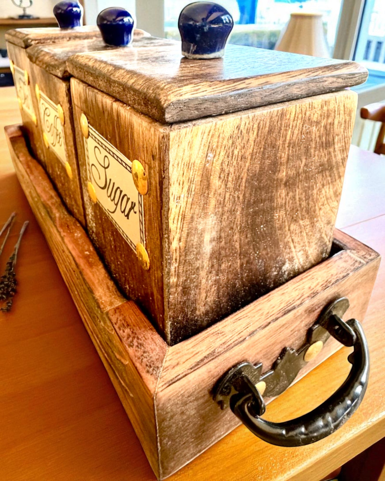 Sett Royal Trio – Te, Kaffe, Sukker av Shisham-tre, håndlaget, med mulighet for gravering som gave