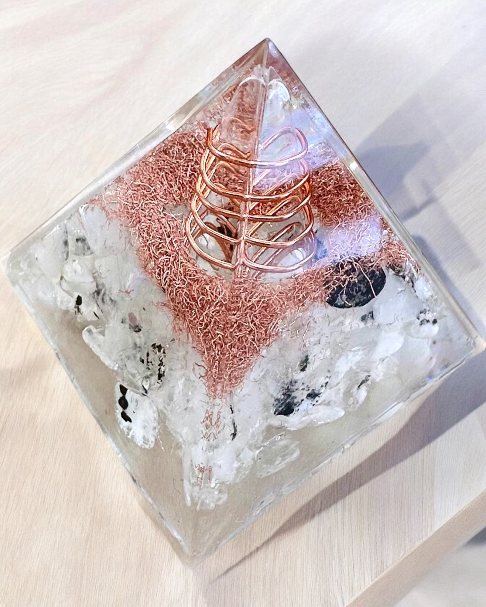 Orgonitt energipyramide "Copper Harmony"