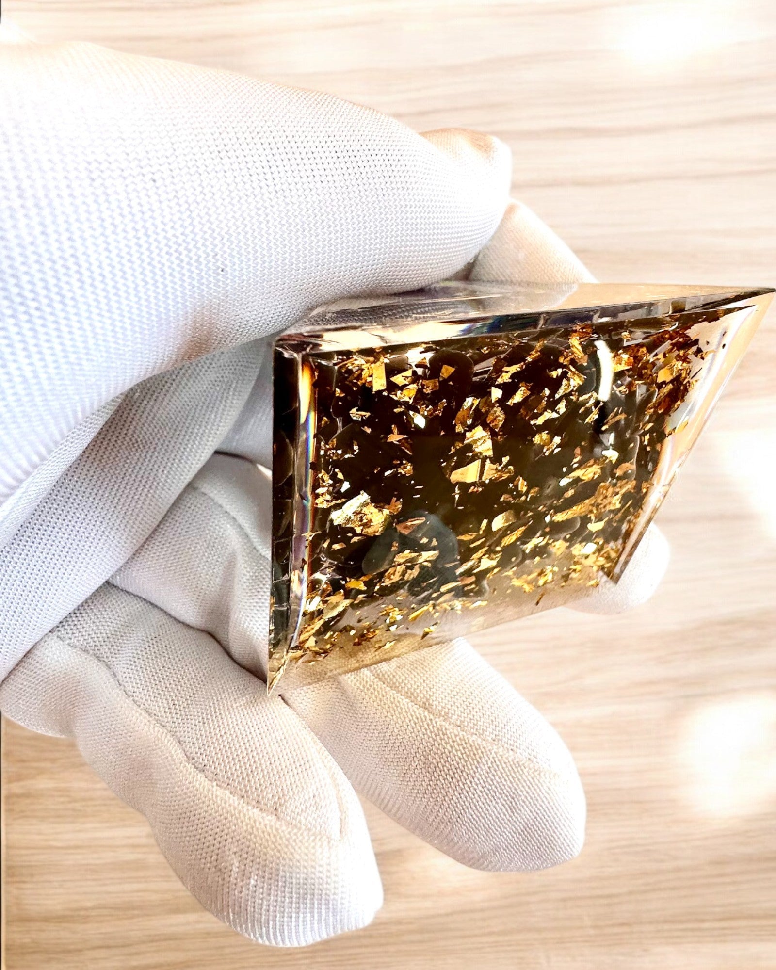 Piramidka Energetyczna orgonitowa Kosmicznej Energii - Amulett med Ametyst og Spon