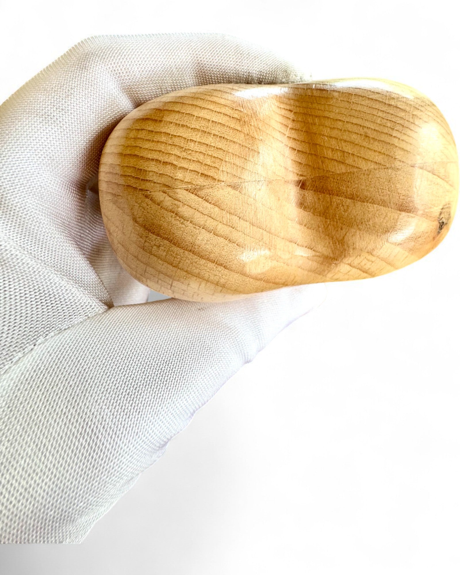 Trehjertet, 9 cm smykkeskrin for Hemmelig Følelse, mulighet for personalisering med gravering som gave