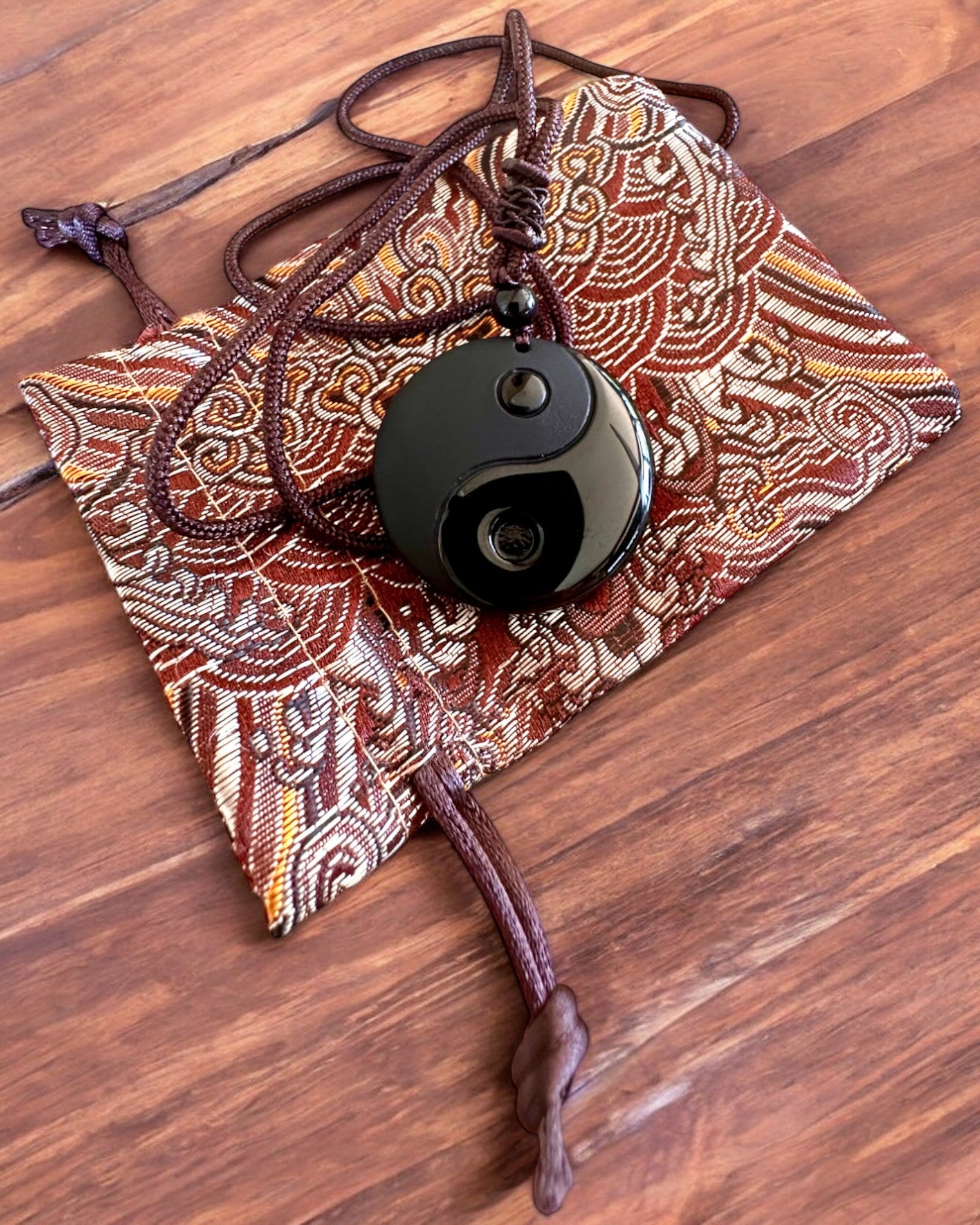 Boho-halskjede med Obsidian Yin Yang Tai Chi, mulighet for personlig gravering som gave