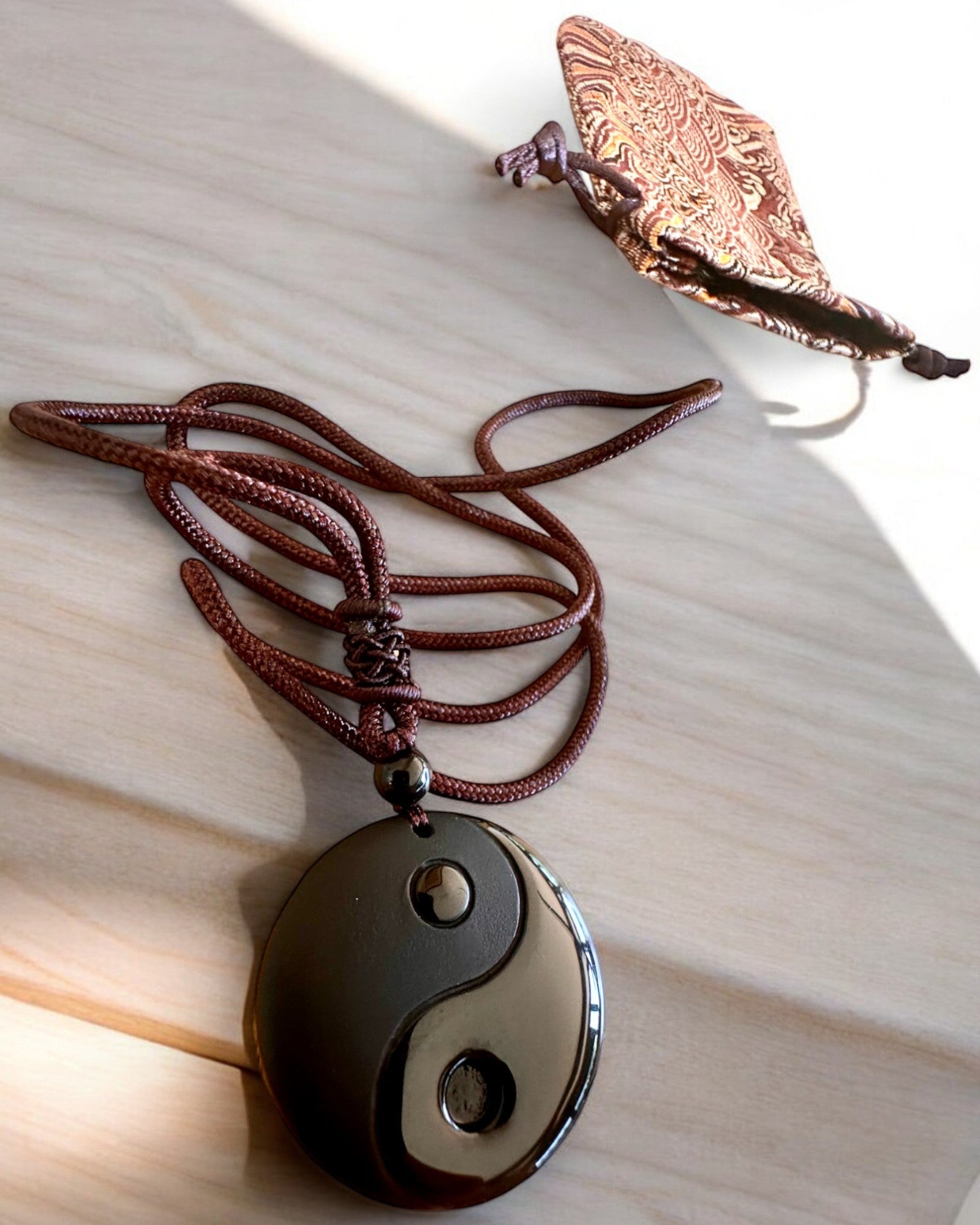 Boho-halskjede med Obsidian Yin Yang Tai Chi, mulighet for personlig gravering som gave