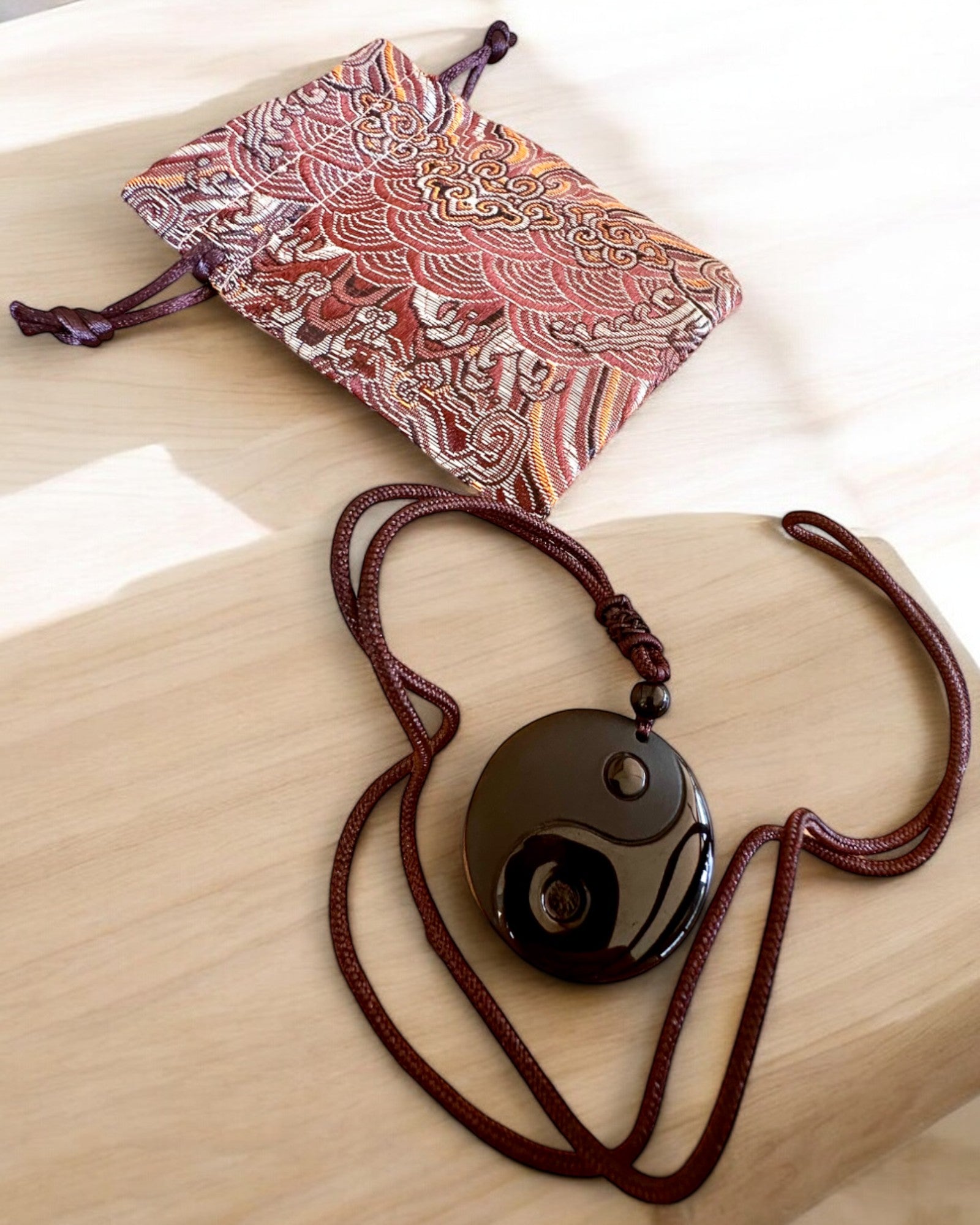 Boho-halskjede med Obsidian Yin Yang Tai Chi, mulighet for personlig gravering som gave