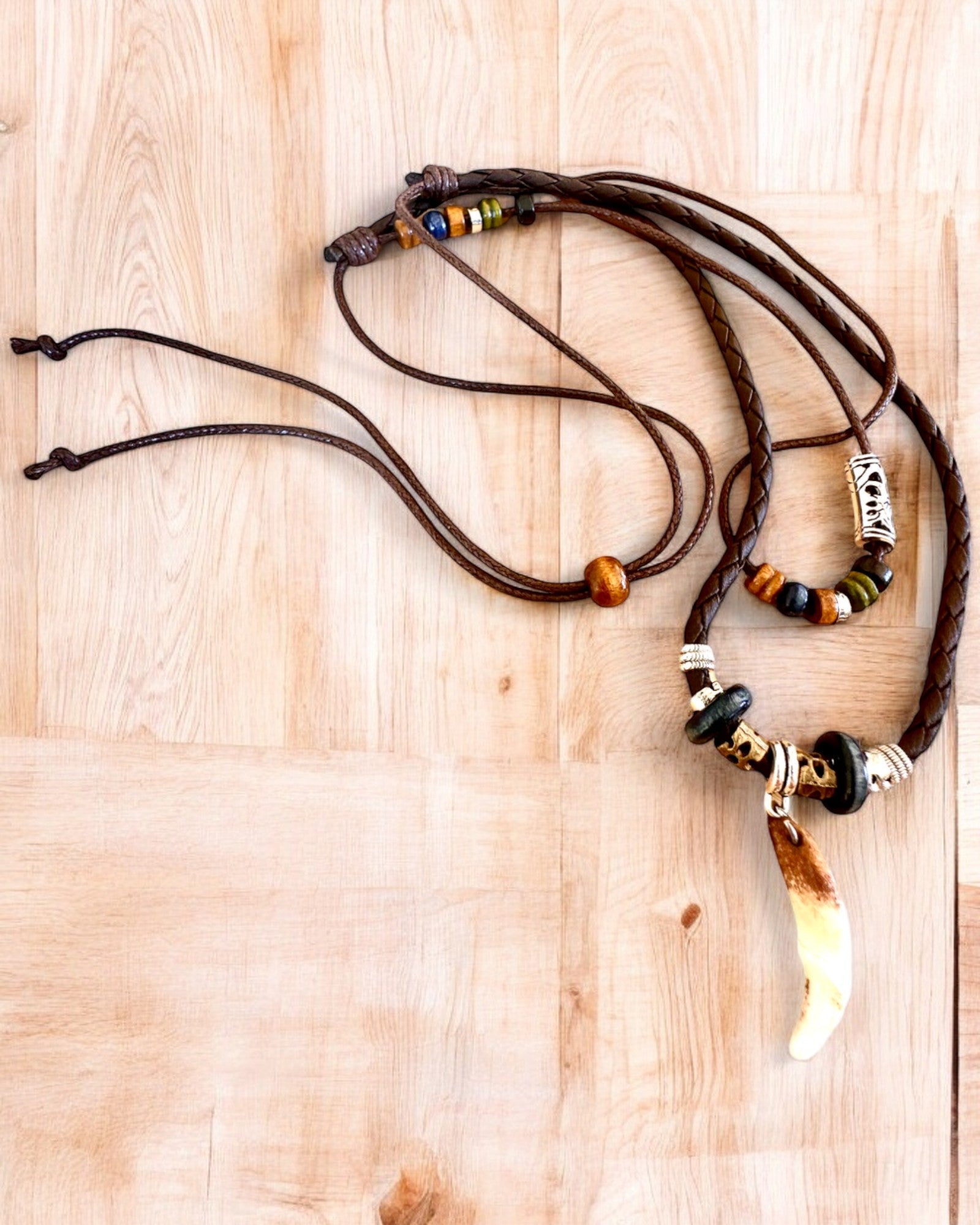 Wilczy Ząb - Kraftens Halskjede - mulighet for personlig gravering som gave