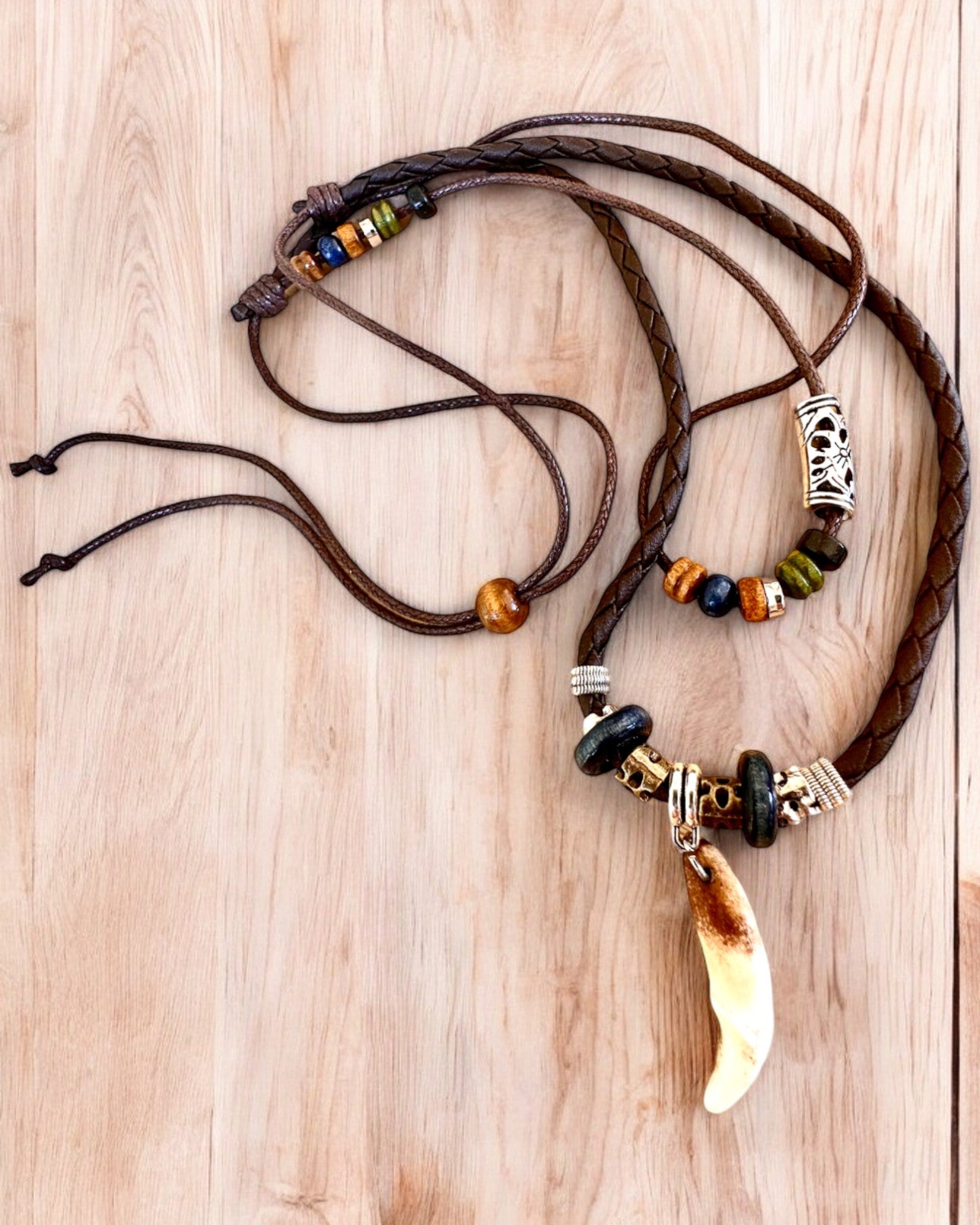 Wilczy Ząb - Kraftens Halskjede - mulighet for personlig gravering som gave