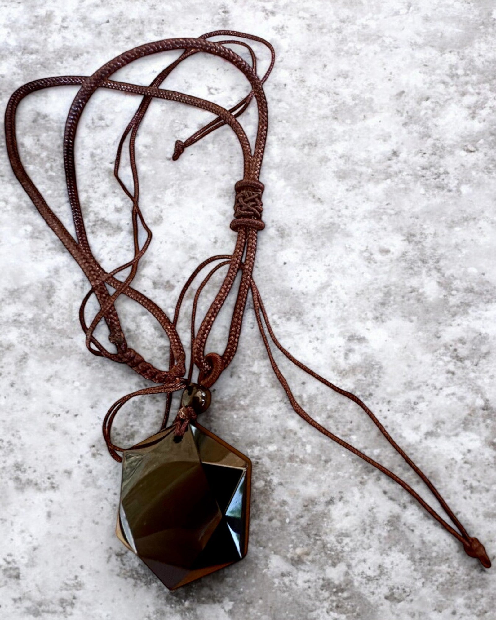 Amulett av svart obsidian "Davidstjerne", mulighet for personlig gravering som gave