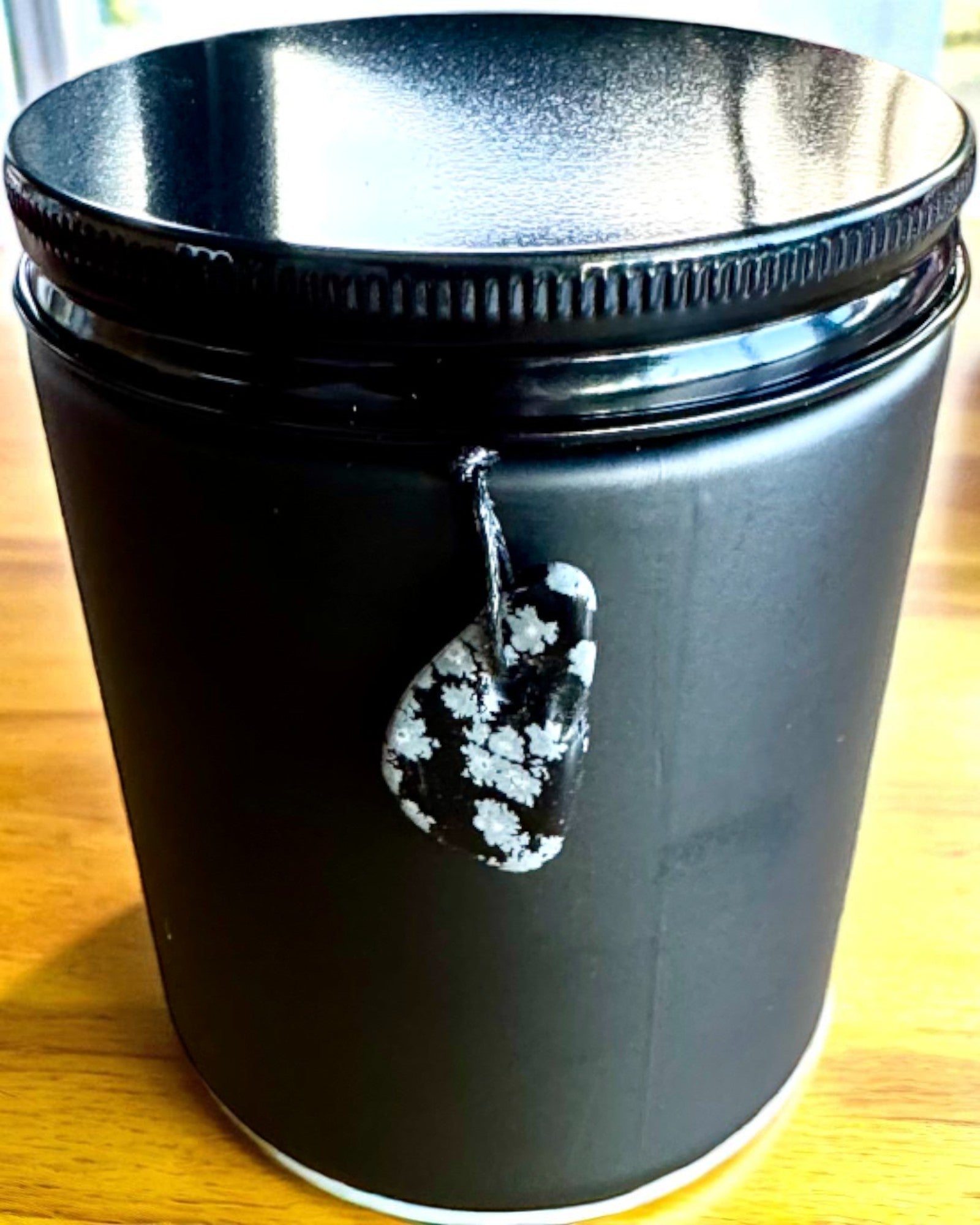 Intensjonslys av soyavoks Obsidians – selvtillit og indre styrke, 250 ml, mulighet for personalisering som gave