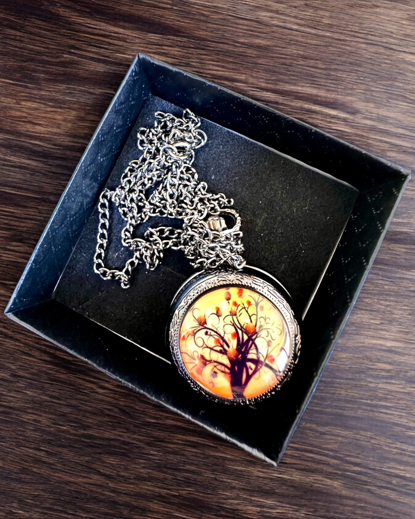 Lommeur "Livets Tre" med Mulighet for Gravering som gave