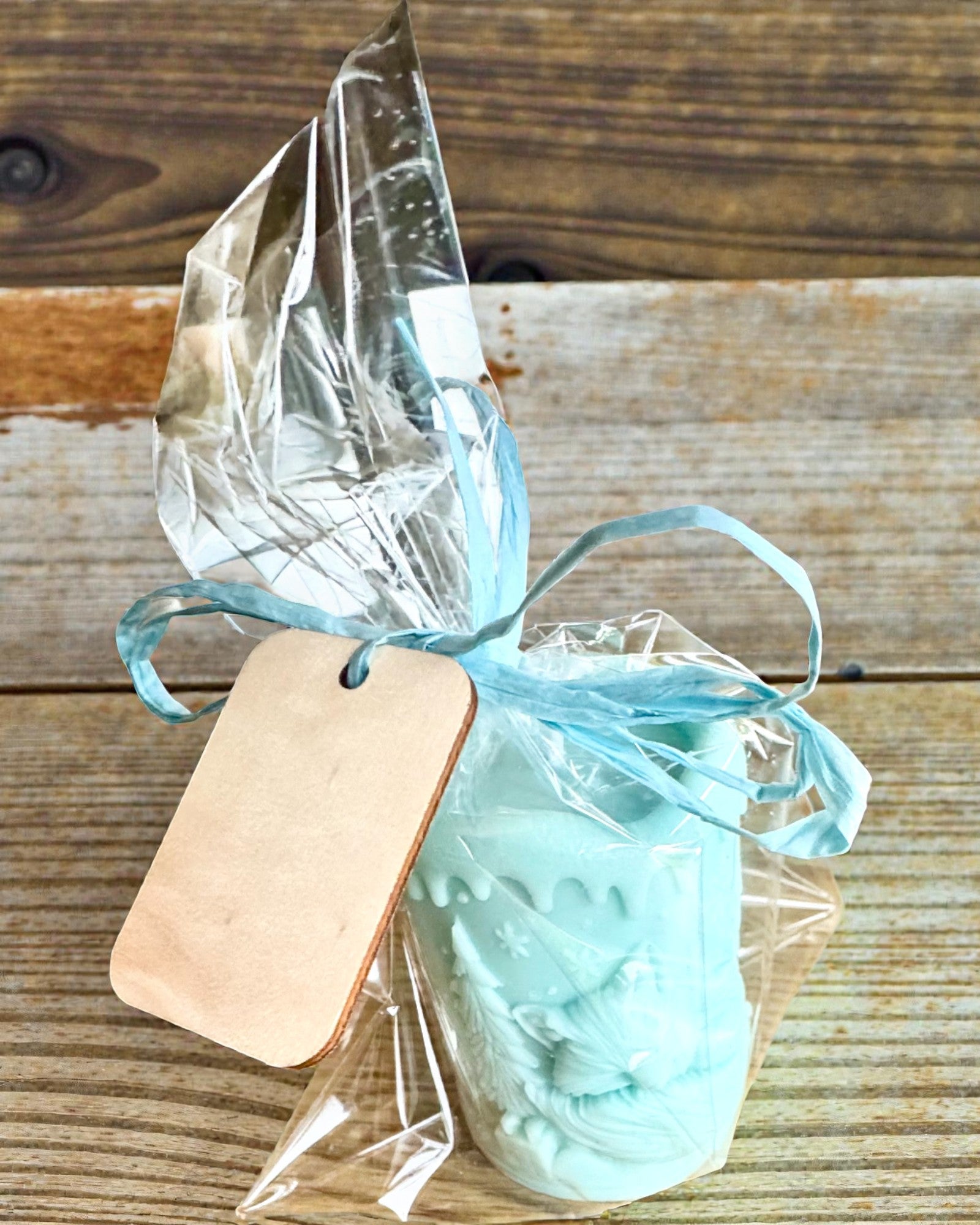 Soyavokslys Vinterrev, 7,5 cm høyt, håndstøpt soyavokslys med en søt sovende rev, kan tilpasses med gravering på skiltet