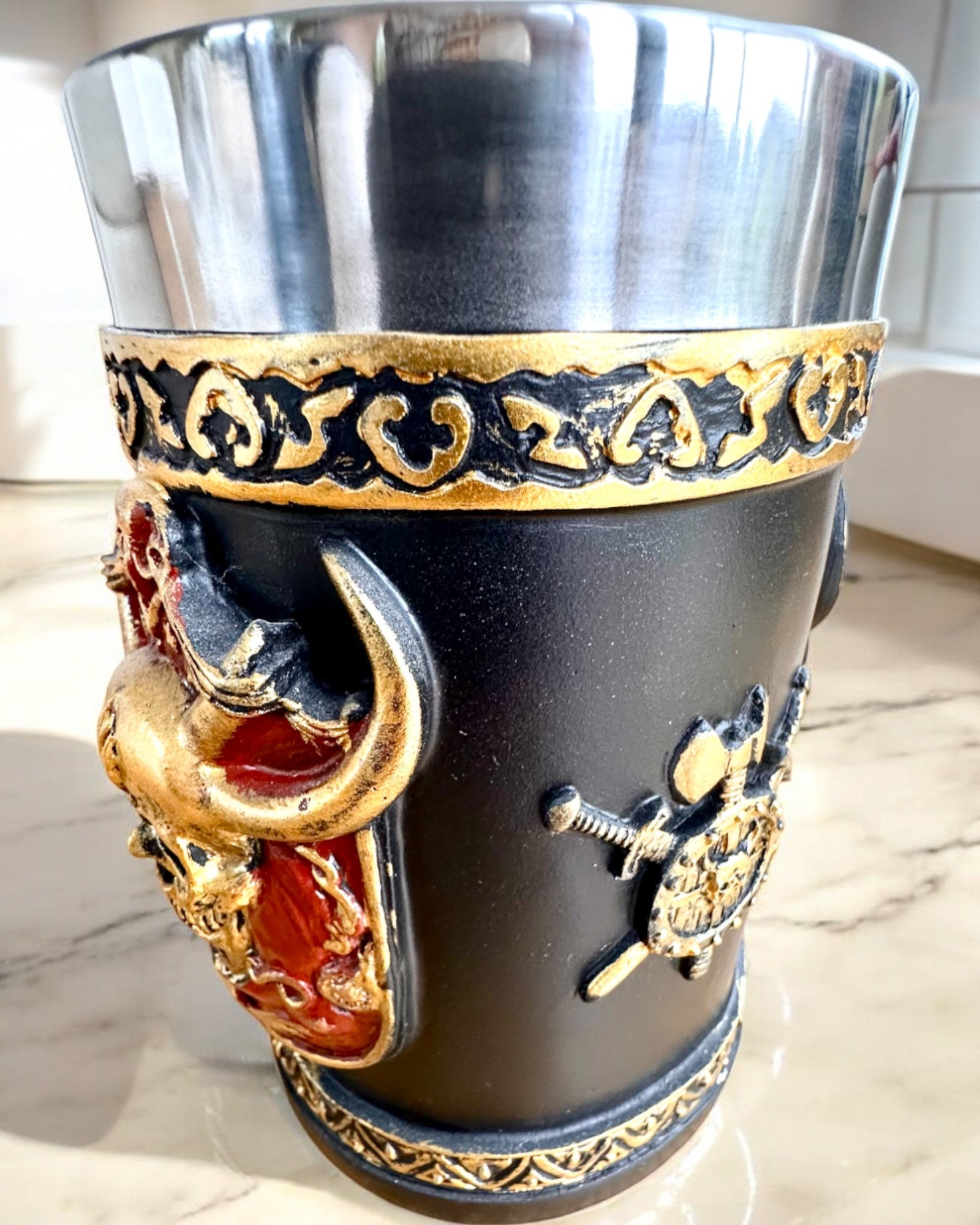 Karnawałowy Kufel Wojownika - 600 ml, 16 cm høy, mulighet for personlig gravering som gave